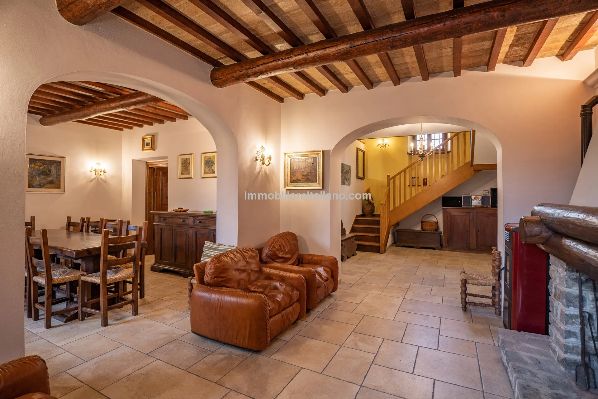 Tuscan Country House with Barn Conversion Potential near Anghiari - View image 40 of 73