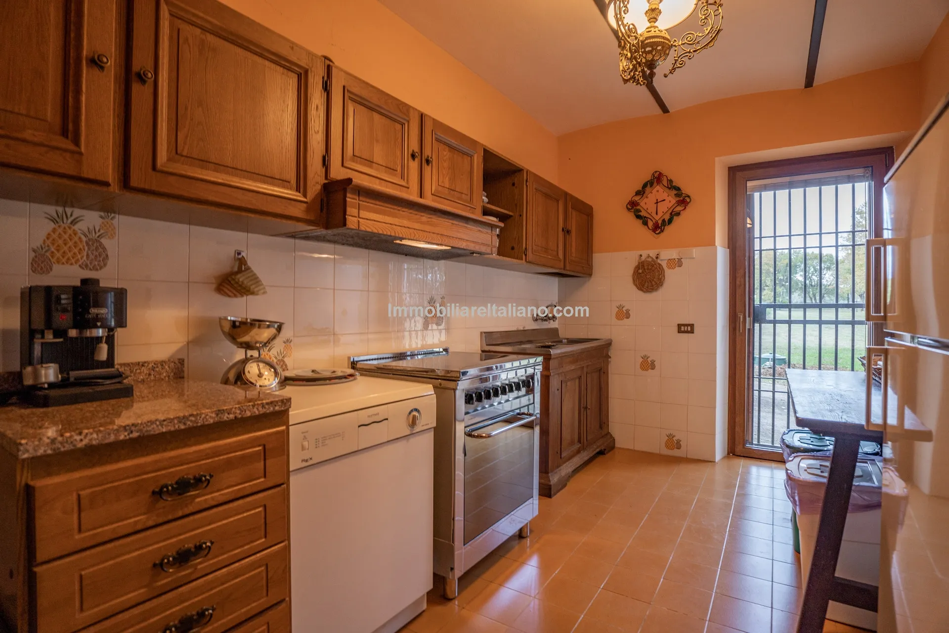 Tuscan Country House with Barn Conversion Potential near Anghiari - View image 48 of 73