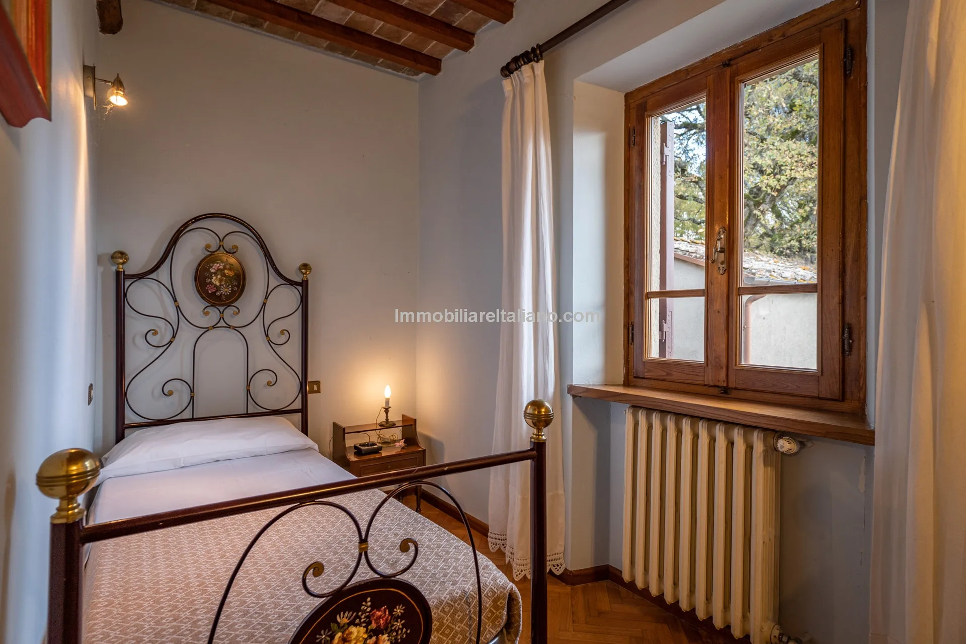 Tuscan Country House with Barn Conversion Potential near Anghiari - View image 66 of 73