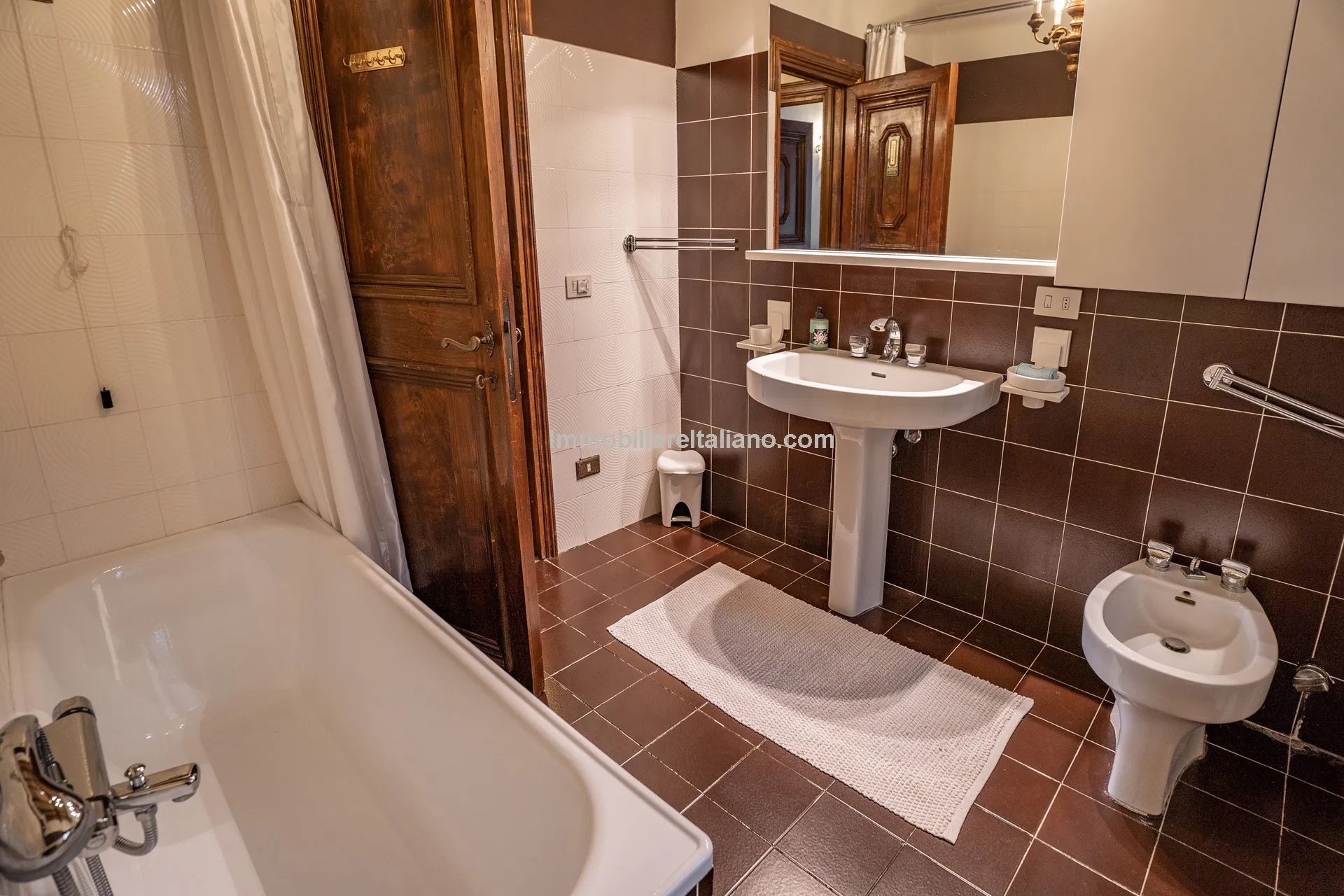 Tuscan Country House with Barn Conversion Potential near Anghiari - View image 70 of 73