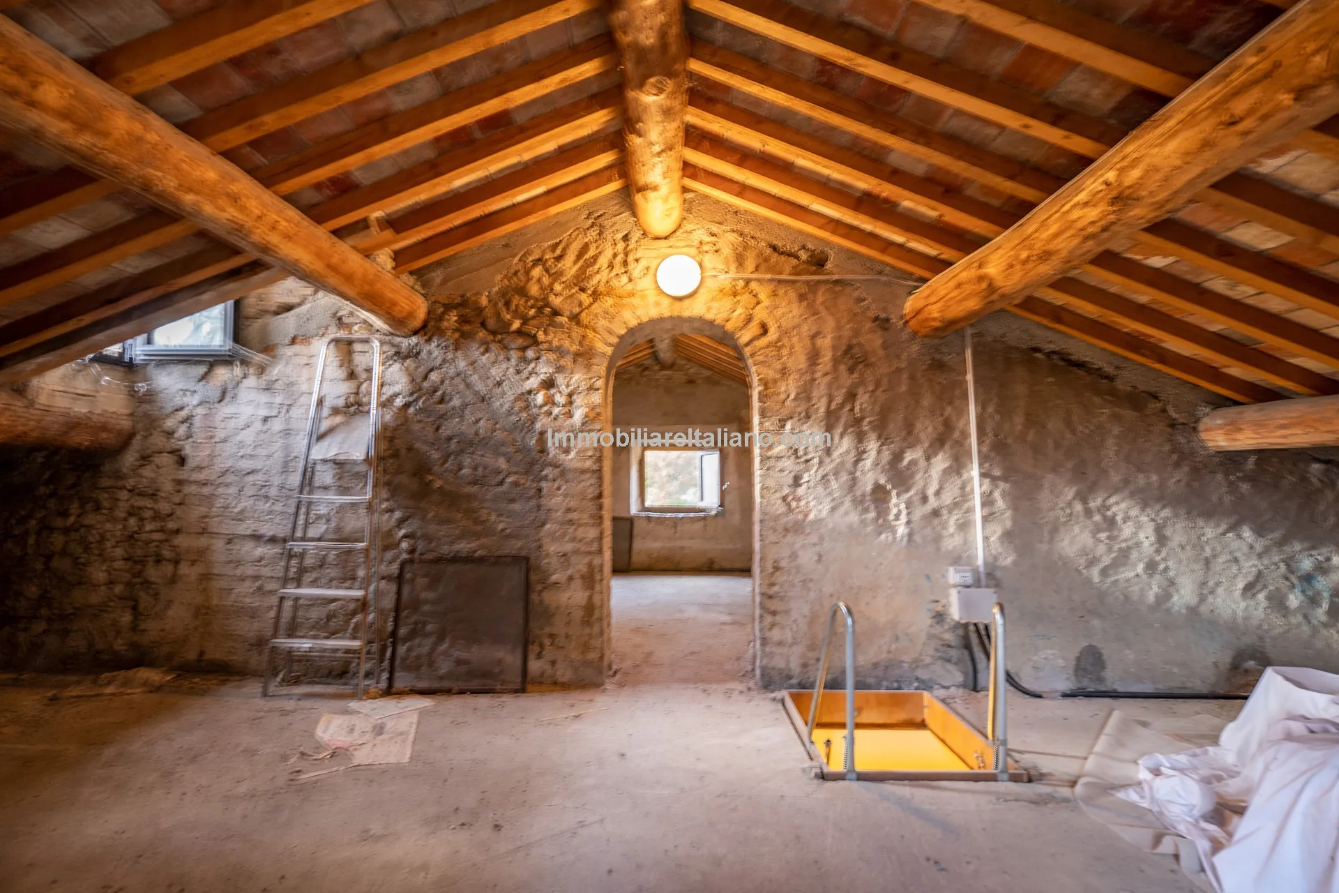 Tuscan Country House with Barn Conversion Potential near Anghiari - View image 72 of 73