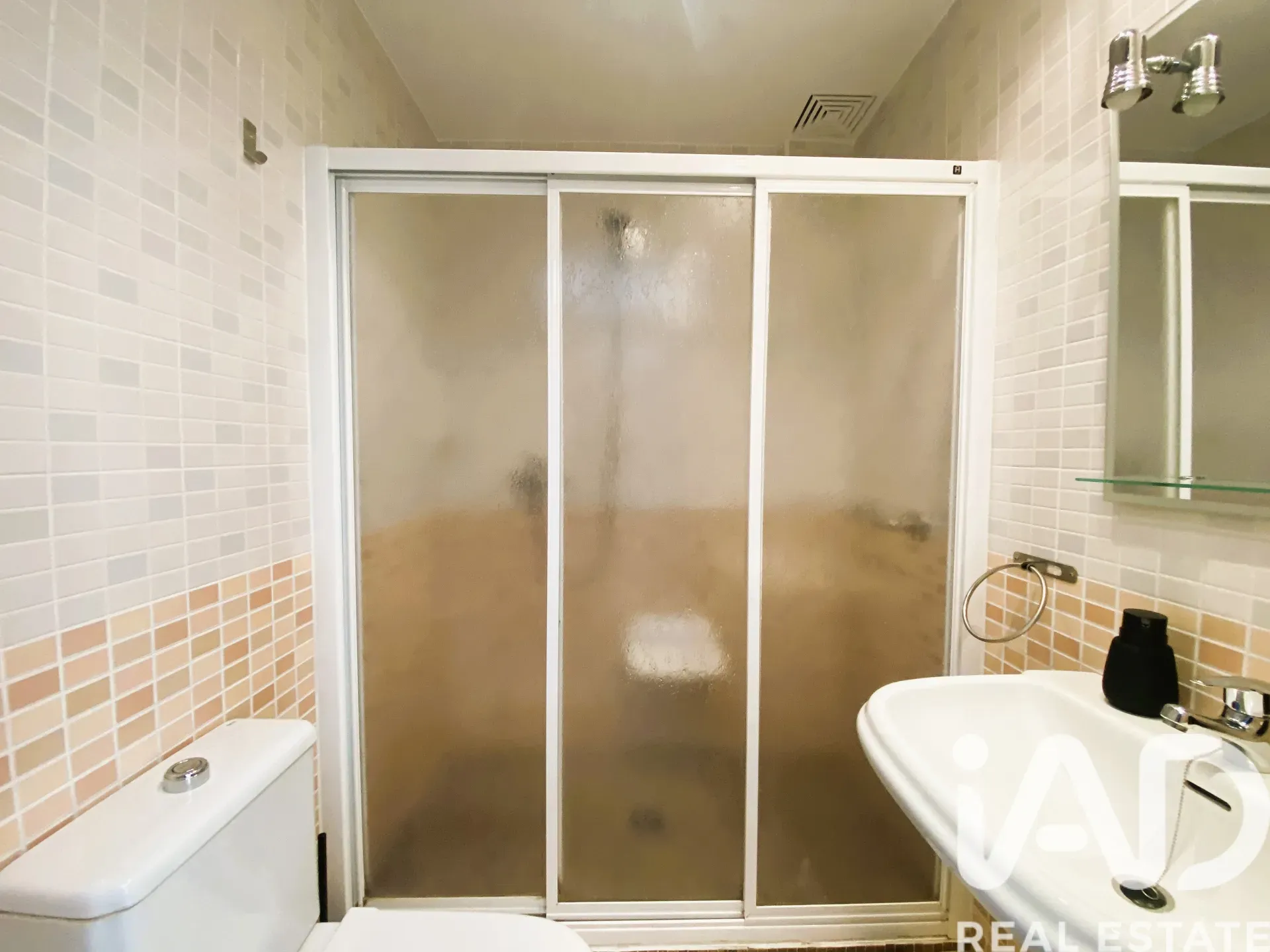 Modern 4-Bedroom House with Pool Near La Barrosa Beach, Chiclana - View image 12 of 40