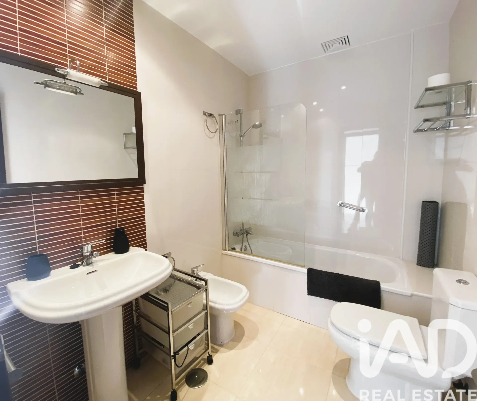 Modern 4-Bedroom House with Pool Near La Barrosa Beach, Chiclana - View image 24 of 40