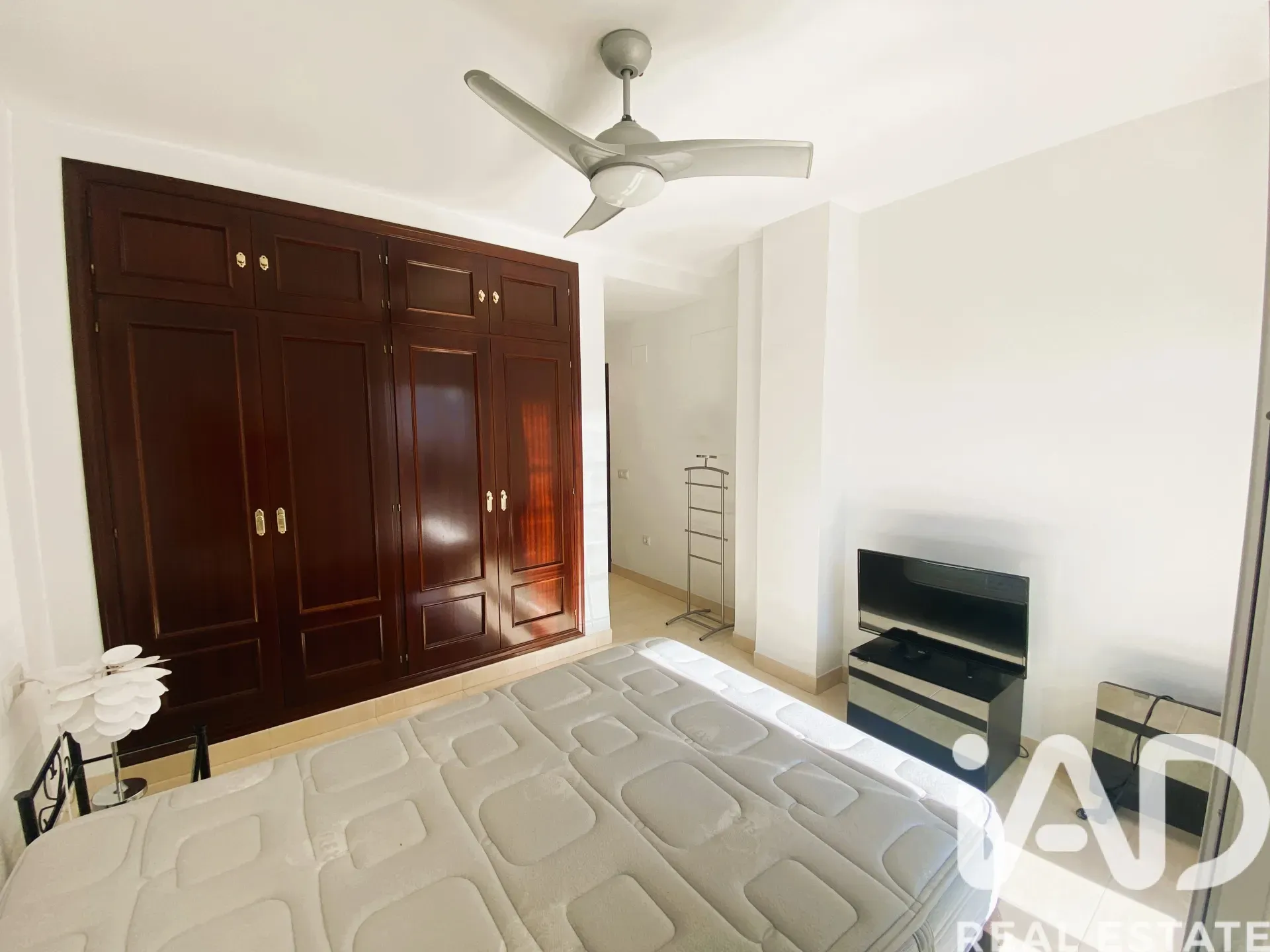 Modern 4-Bedroom House with Pool Near La Barrosa Beach, Chiclana - View image 34 of 40