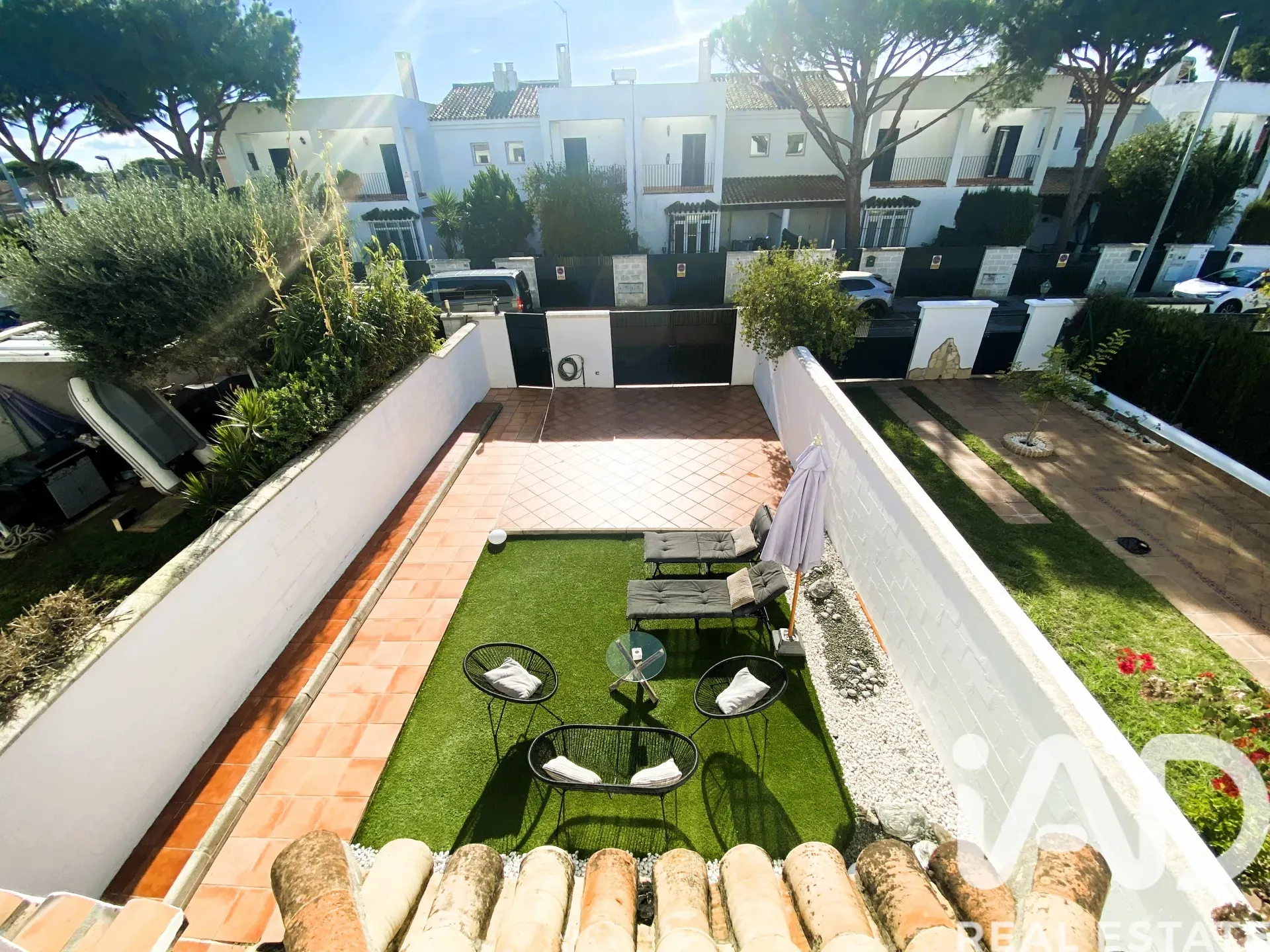 Modern 4-Bedroom House with Pool Near La Barrosa Beach, Chiclana - View image 38 of 40