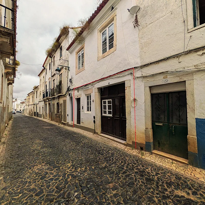 maison de 3 chambres à coucher économe en énergie datant des années 1950 dans le quartier historique d'Estremoz, au Portugal