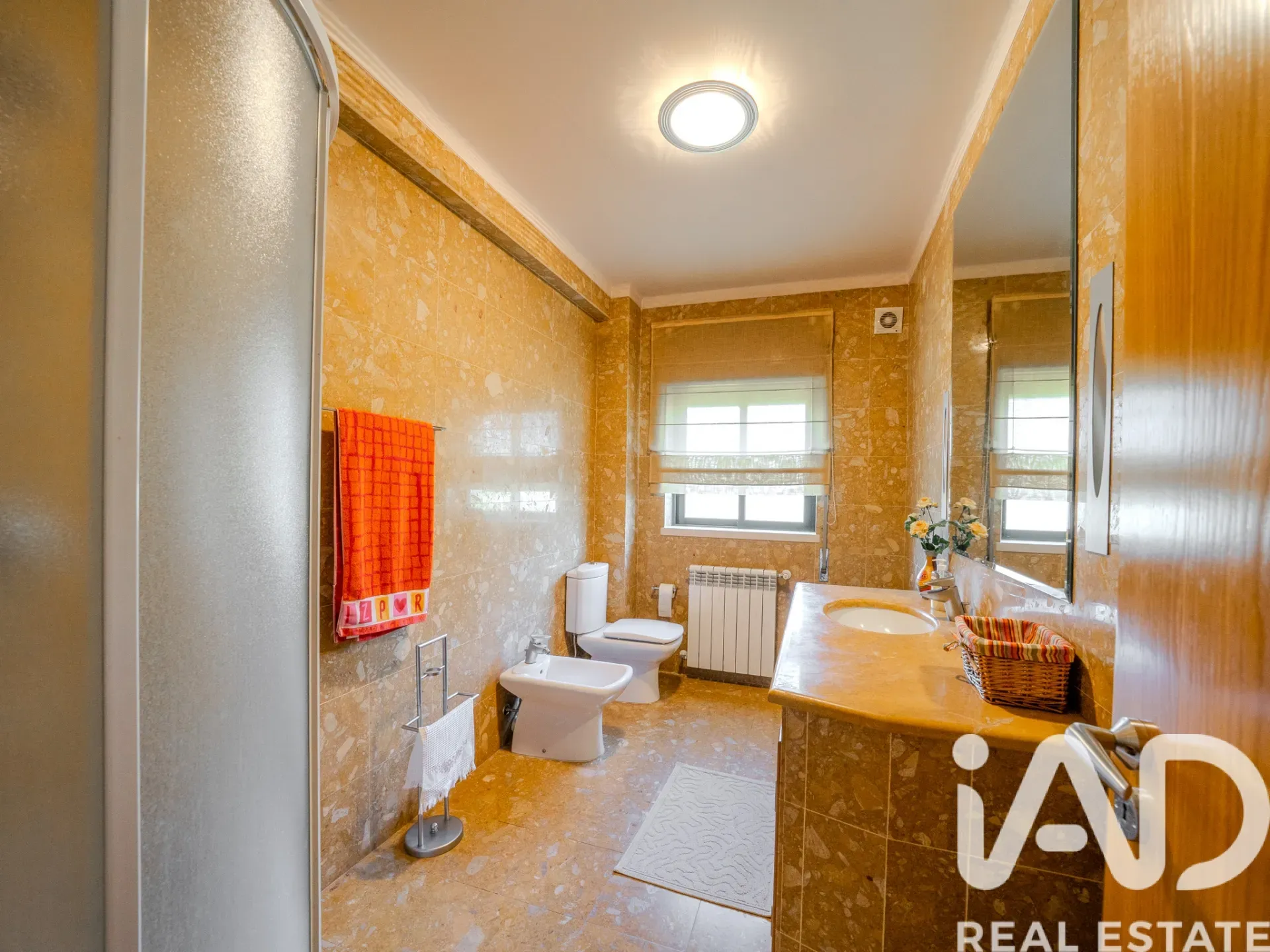 Spacious 6-Bedroom Villa with Expansive Gardens in Boa Vista, Portugal - View image 14 of 37