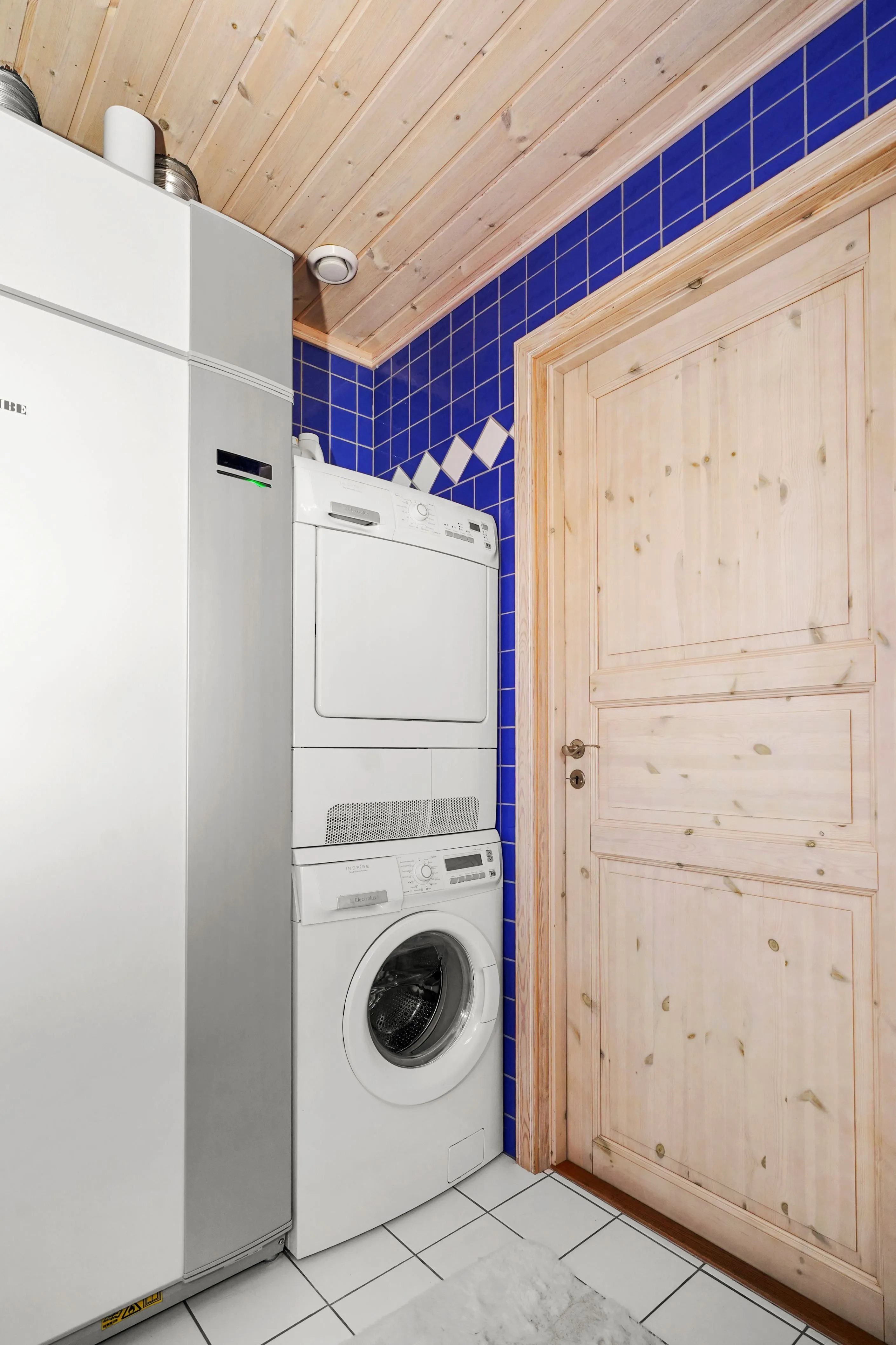 Modern 4-Bedroom Bungalow with Pool and Spacious Garden in Kläppen, Sweden - View image 15 of 35