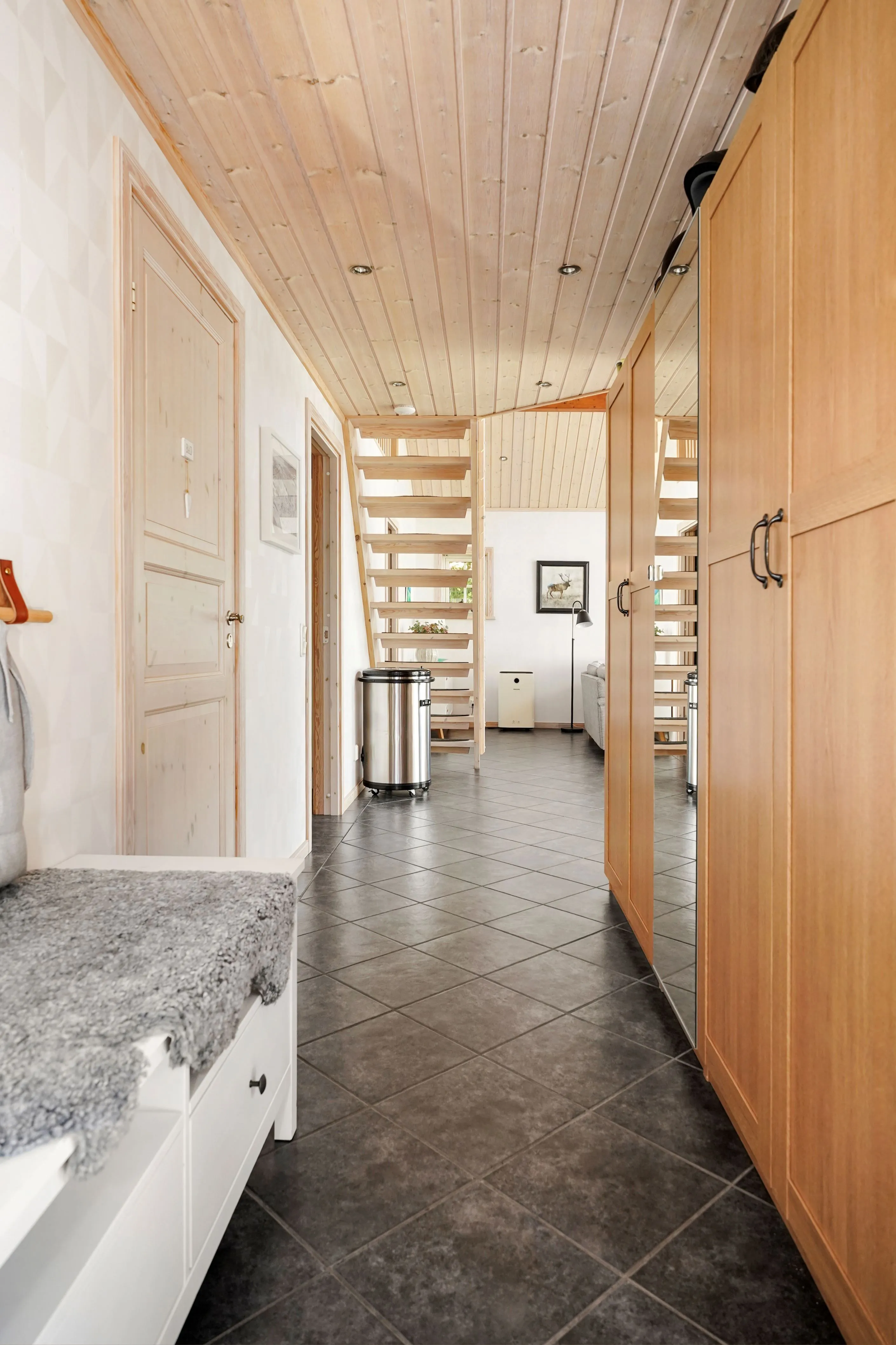 Modern 4-Bedroom Bungalow with Pool and Spacious Garden in Kläppen, Sweden - View image 20 of 35