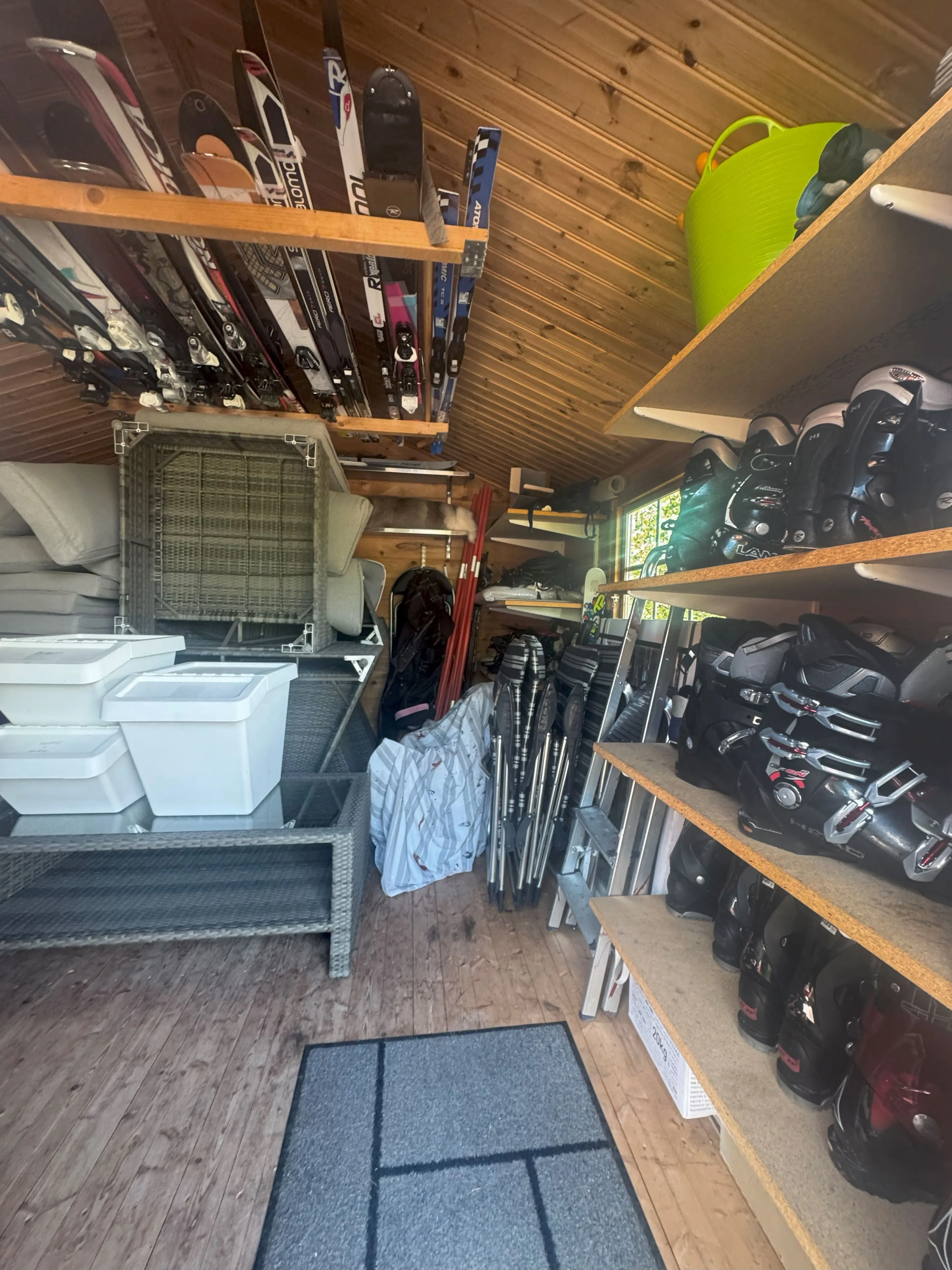 Modern 4-Bedroom Bungalow with Pool and Spacious Garden in Kläppen, Sweden - View image 28 of 35