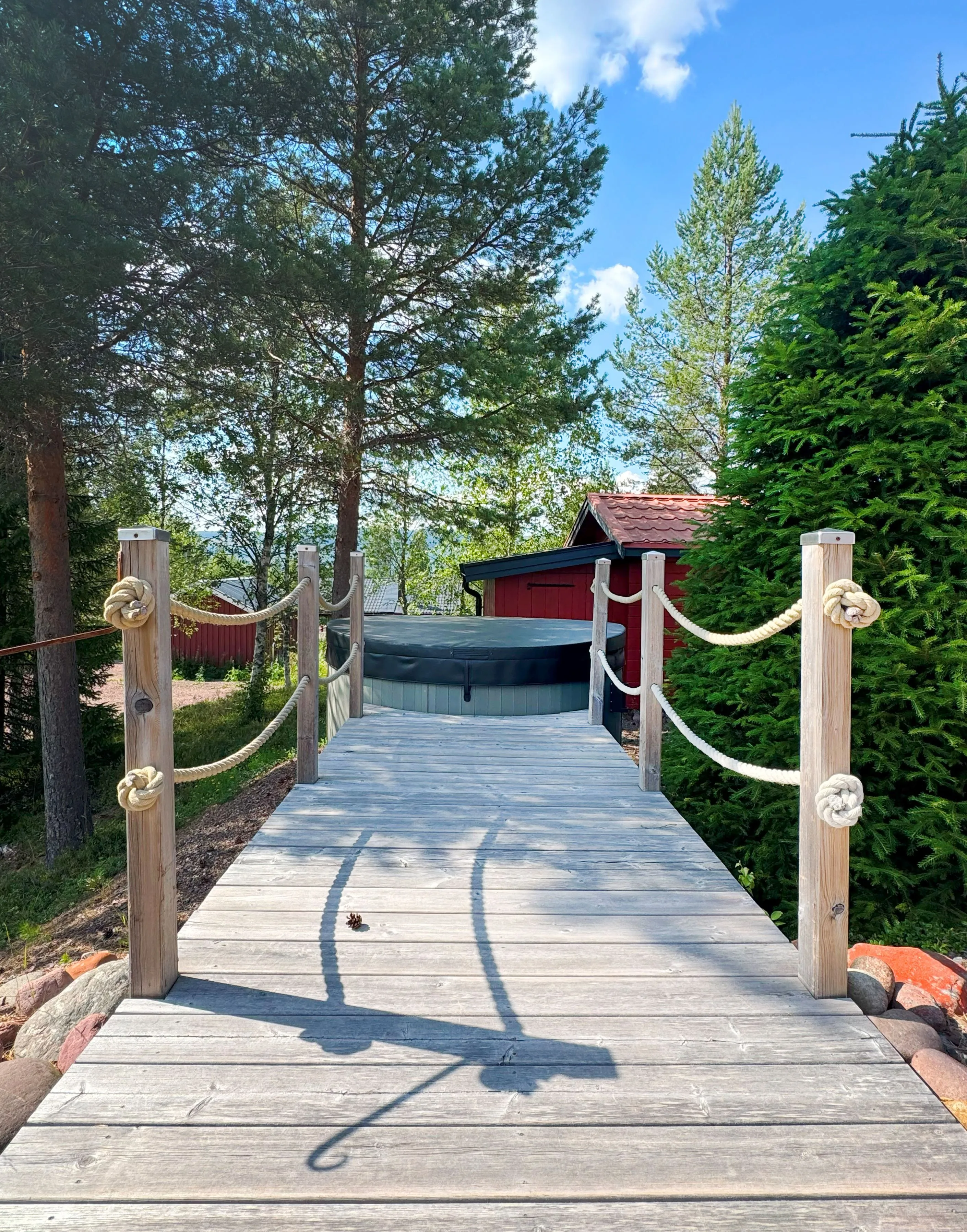 Modern 4-Bedroom Bungalow with Pool and Spacious Garden in Kläppen, Sweden - View image 29 of 35