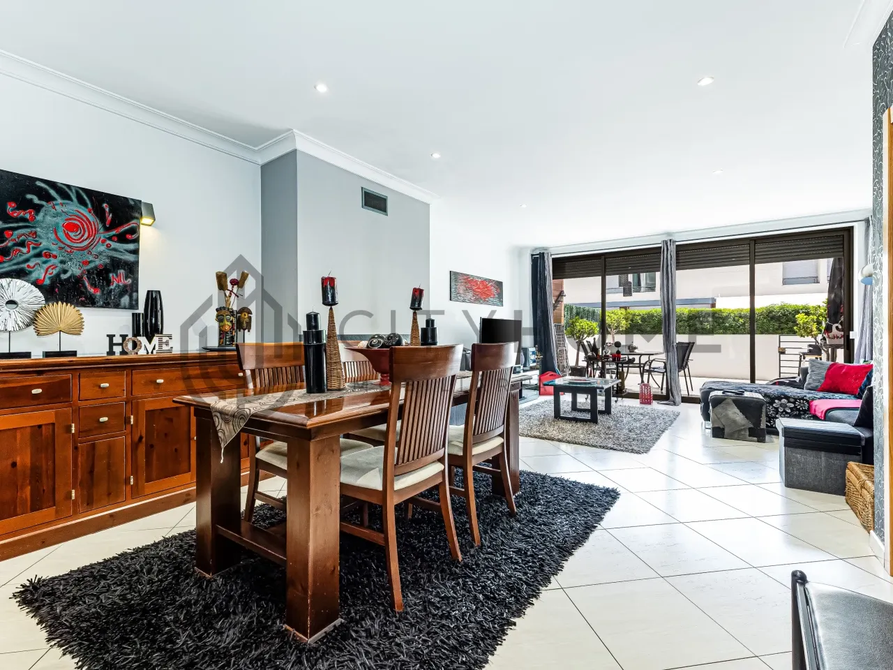 4-Bedroom Townhouse with Pool and Garden in Ferreiras, Faro - Image 4