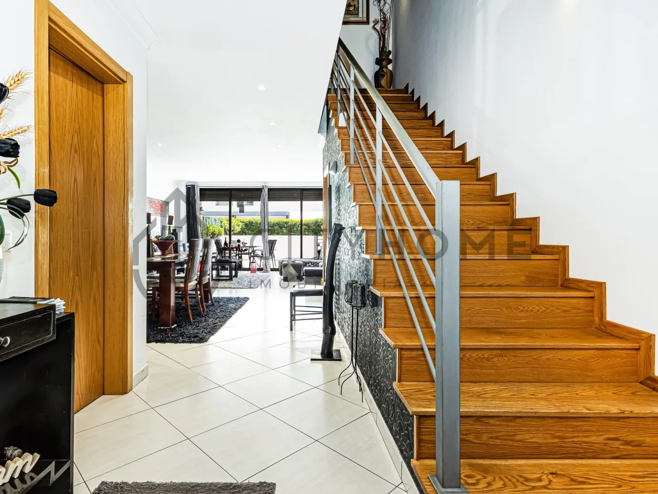 4-Bedroom Townhouse with Pool and Garden in Ferreiras, Faro - View image 13 of 26