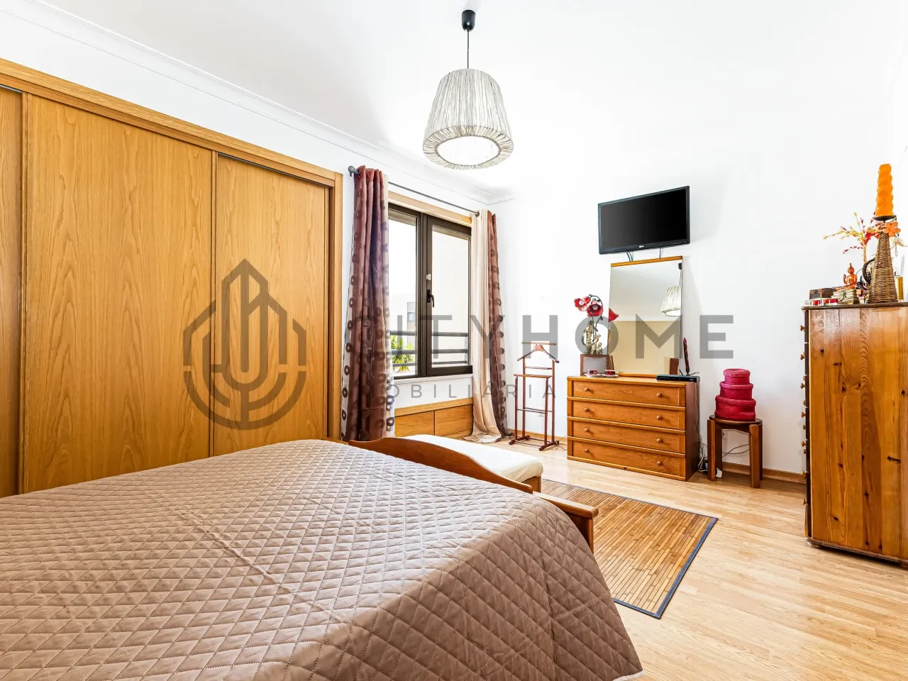 4-Bedroom Townhouse with Pool and Garden in Ferreiras, Faro - View image 18 of 26