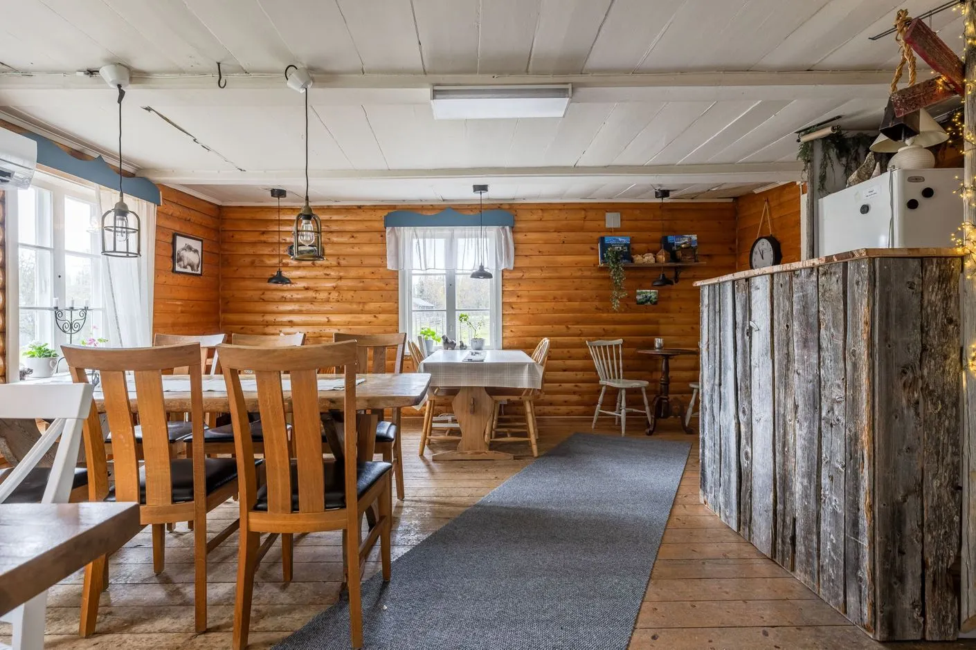 1990s Swedish Cabin with Business Potential in Scenic Härjedalen - Image 4