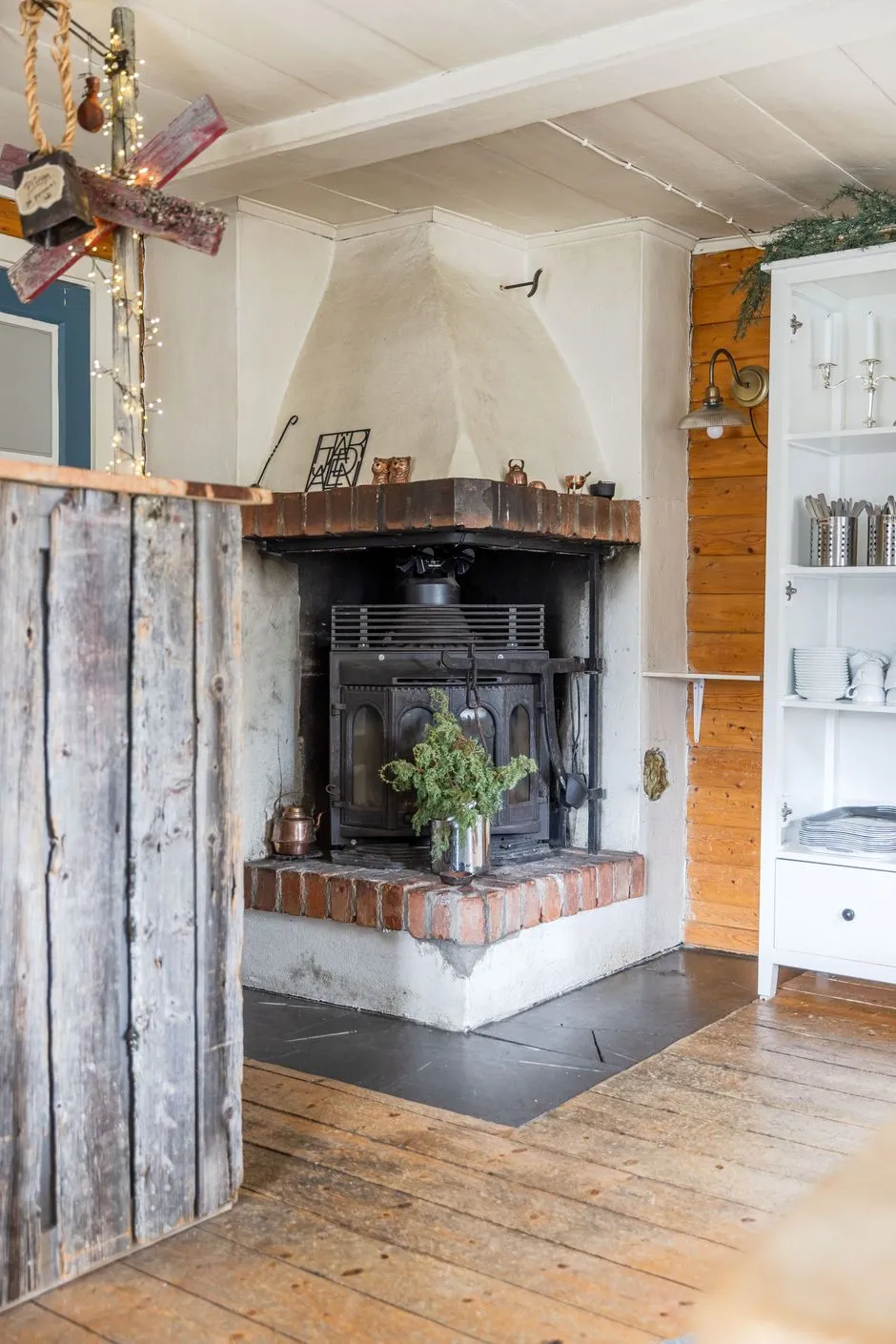 1990s Swedish Cabin with Business Potential in Scenic Härjedalen - View image 8 of 58