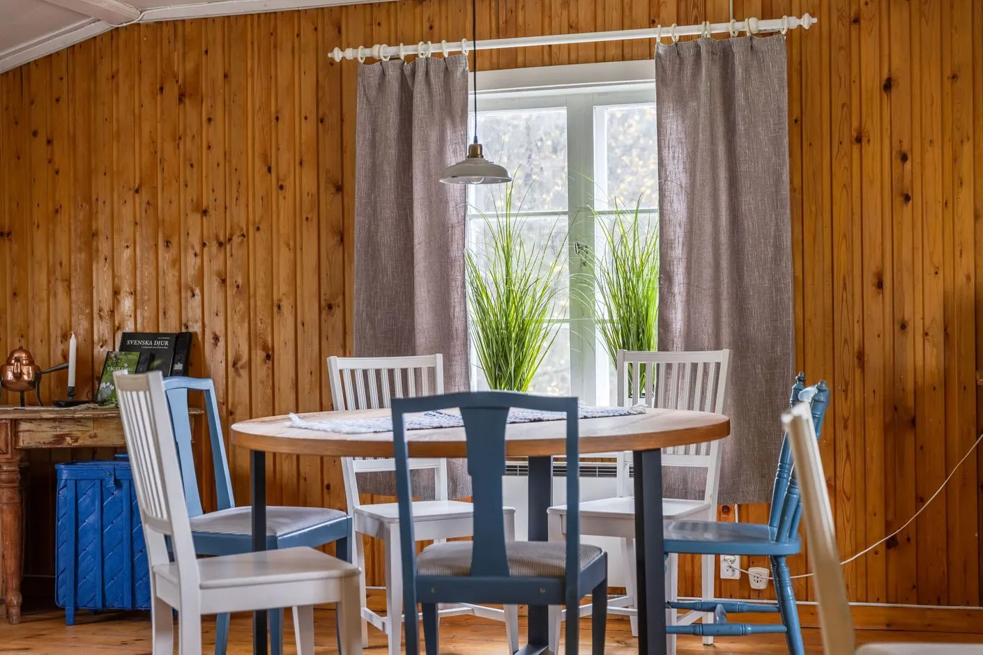 1990s Swedish Cabin with Business Potential in Scenic Härjedalen - View image 10 of 58
