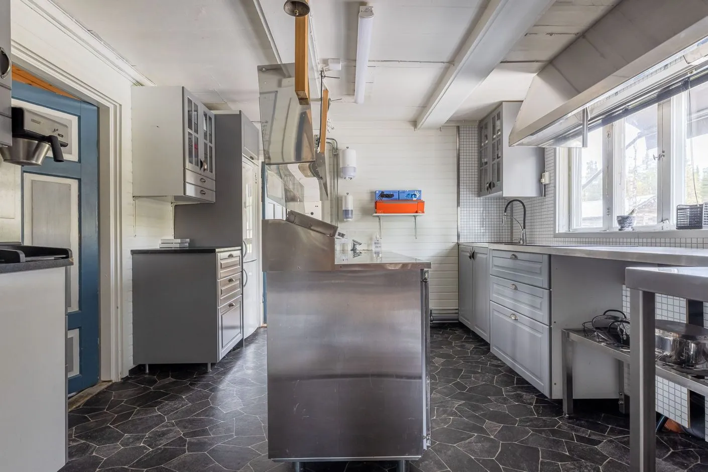 1990s Swedish Cabin with Business Potential in Scenic Härjedalen - View image 11 of 58