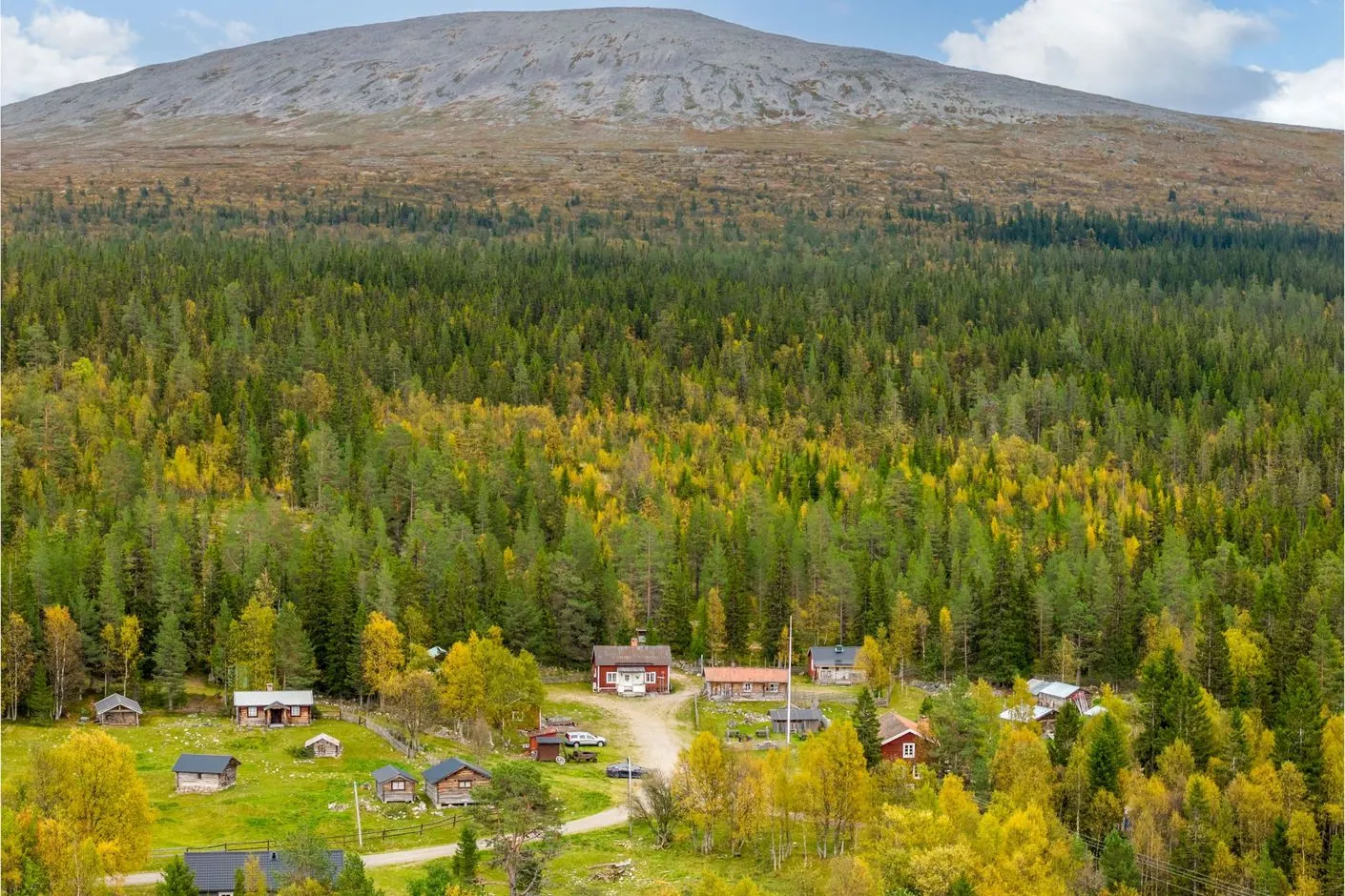 1990s Swedish Cabin with Business Potential in Scenic Härjedalen - View image 28 of 58