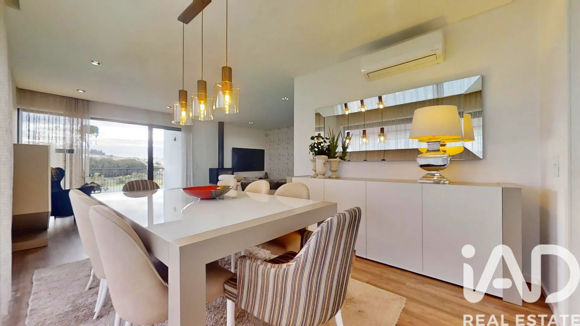 Contemporary 4-Bedroom House in Castêlo da Maia with Garden and Terraces - View image 10 of 40