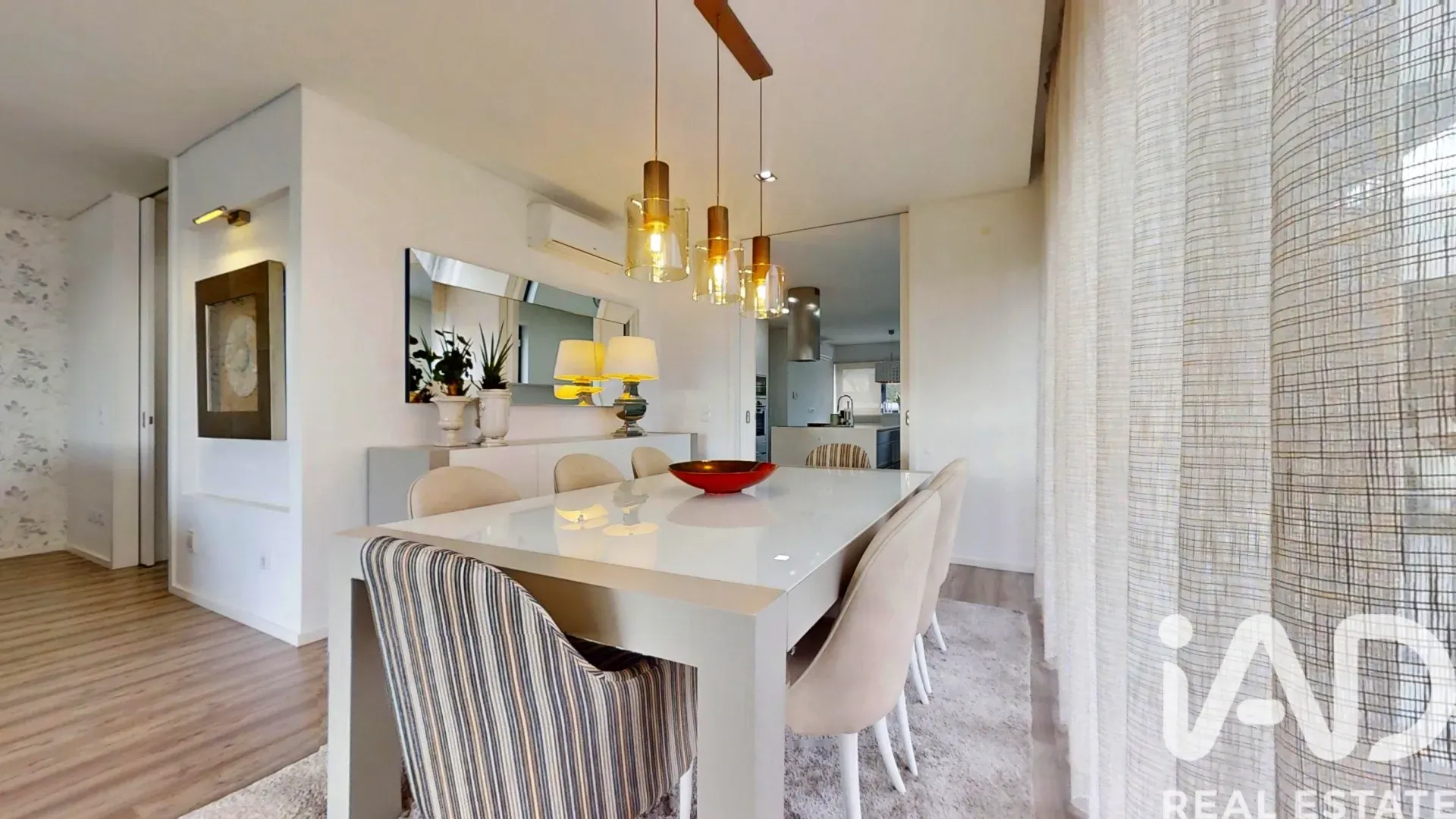 Contemporary 4-Bedroom House in Castêlo da Maia with Garden and Terraces - View image 11 of 40