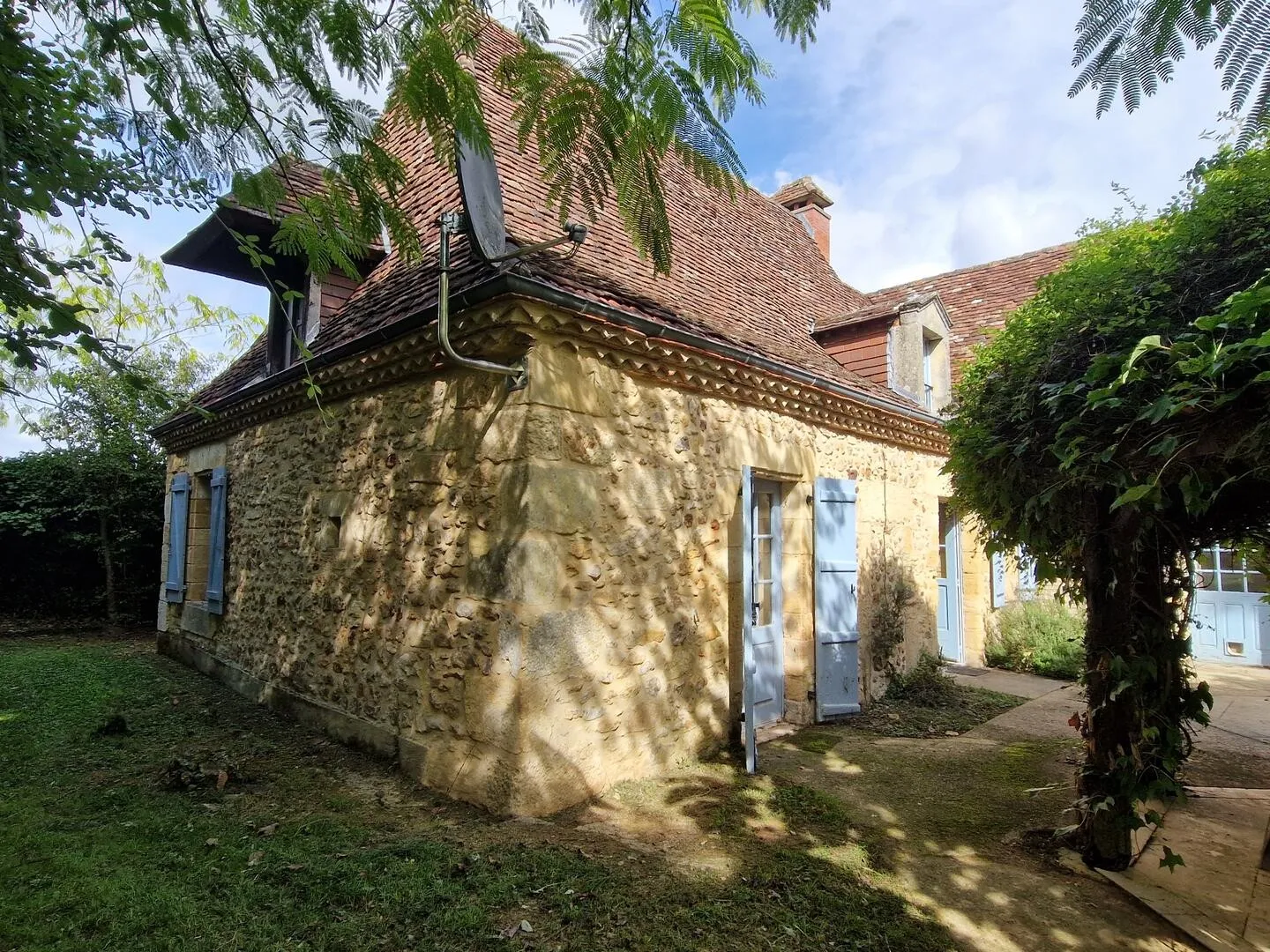 Historic 5-Bedroom Stone House with Pool and Acreage in Le Bugue - View image 8 of 39
