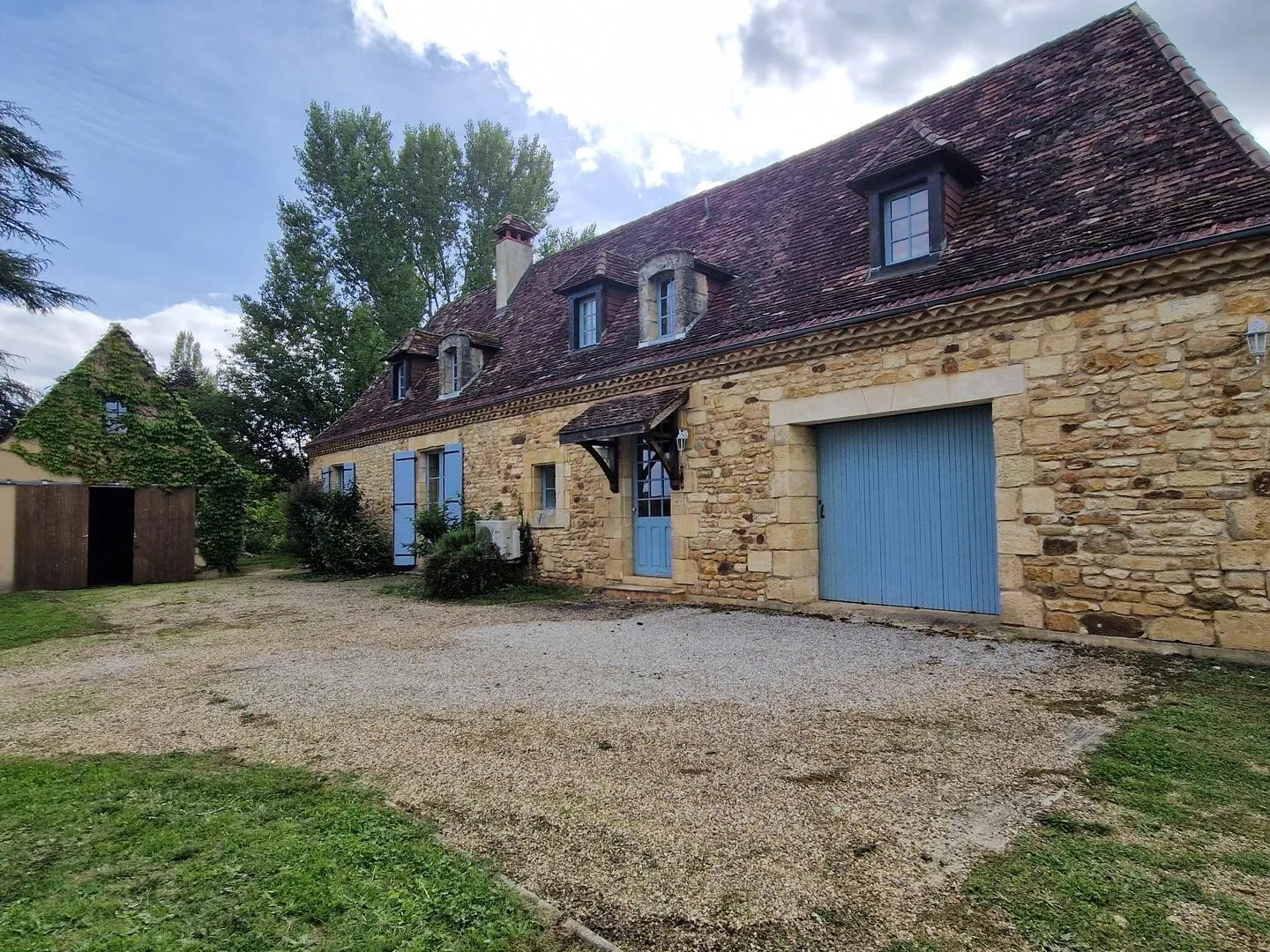 Historic 5-Bedroom Stone House with Pool and Acreage in Le Bugue - View image 34 of 39