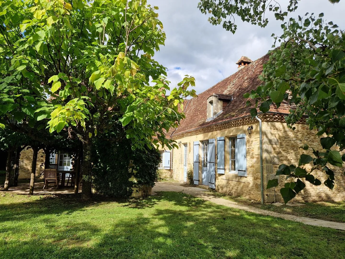 Historic 5-Bedroom Stone House with Pool and Acreage in Le Bugue - View image 35 of 39