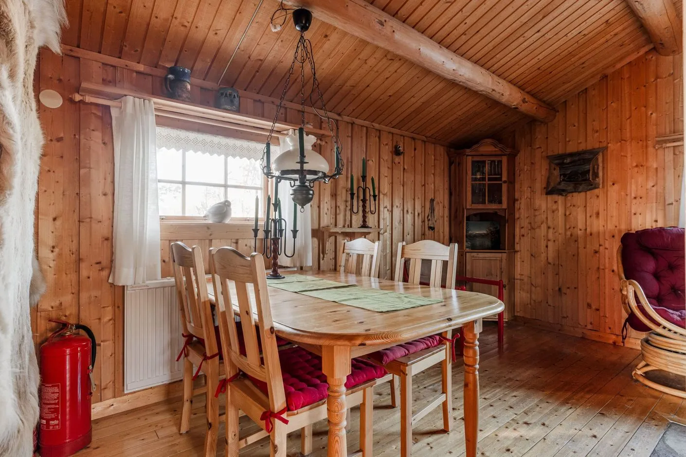 Mid-Century Swedish Country House with Expansive Grounds in Bruksvallarna - Image 4