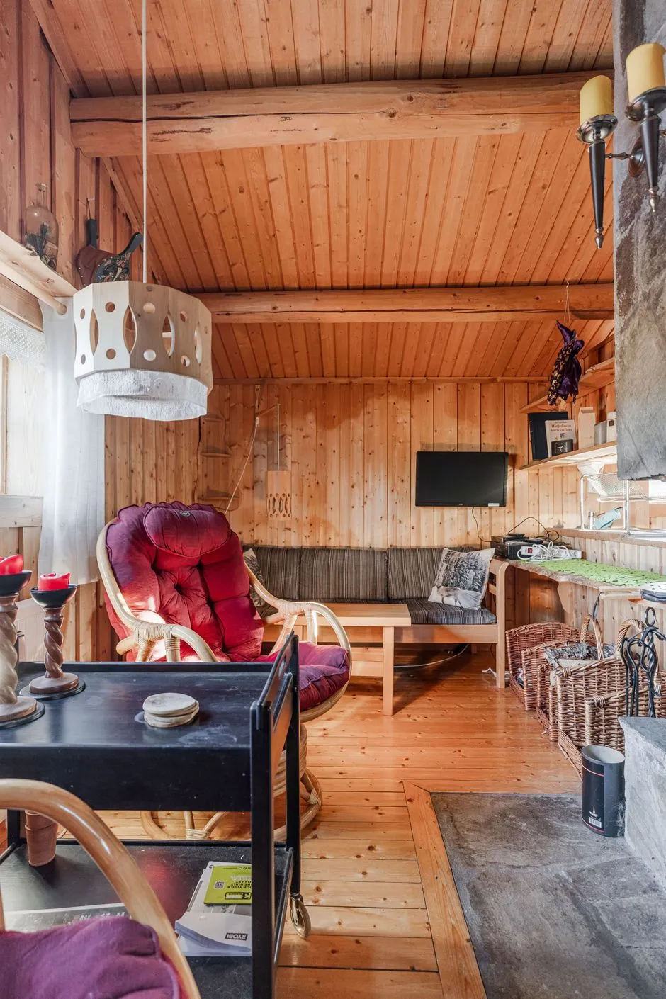 Mid-Century Swedish Country House with Expansive Grounds in Bruksvallarna - Image 5