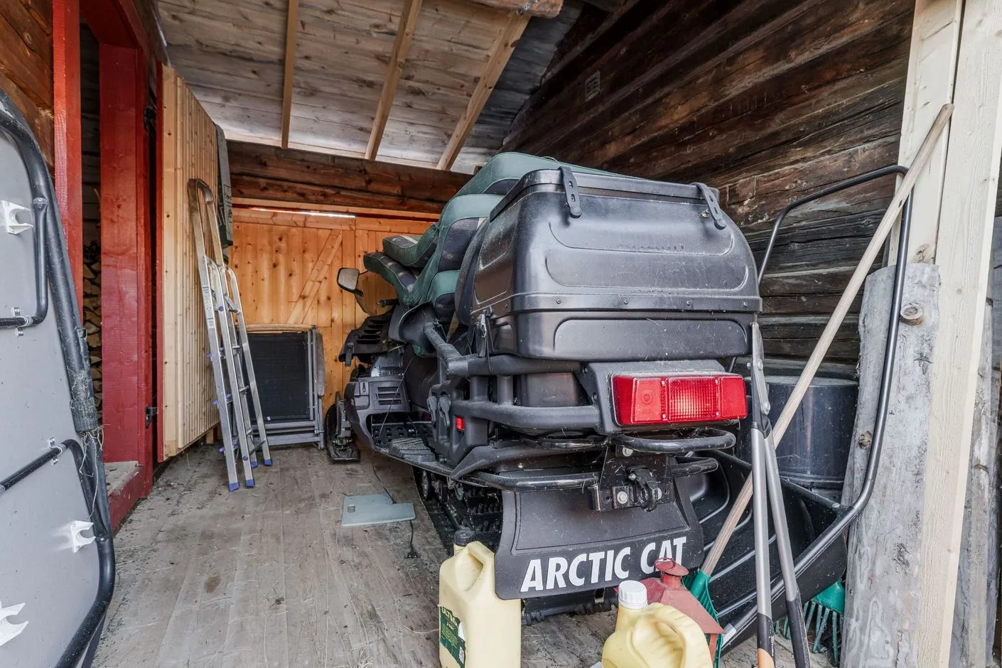 Mid-Century Swedish Country House with Expansive Grounds in Bruksvallarna - View image 17 of 27