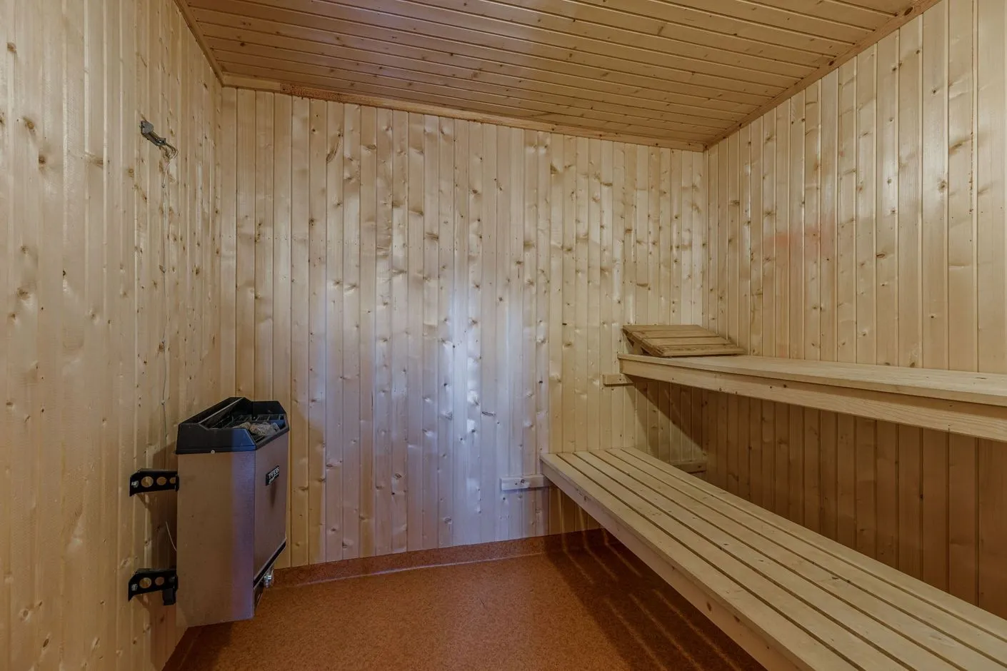 Mid-Century Swedish Country House with Expansive Grounds in Bruksvallarna - View image 21 of 27