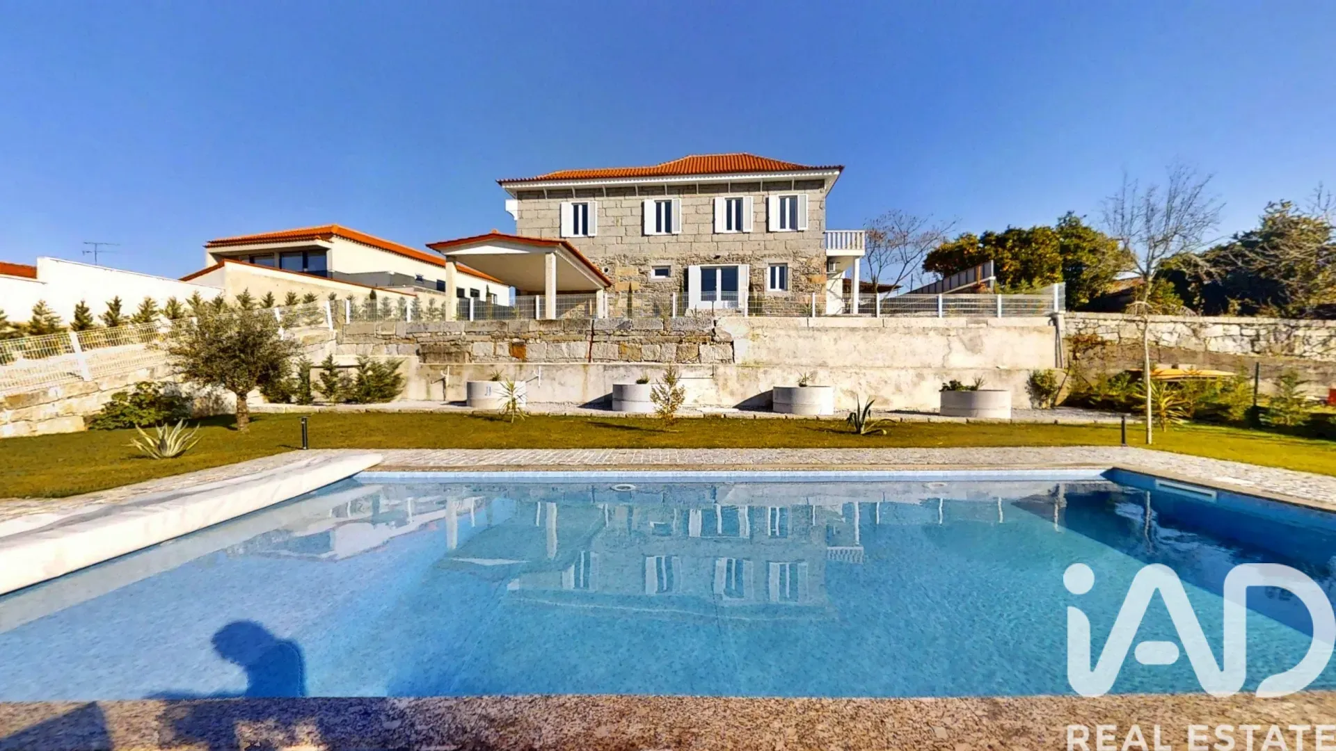 Contemporary 5-Bedroom House with Pool in Macieira da Lixa, Portugal - Image 1