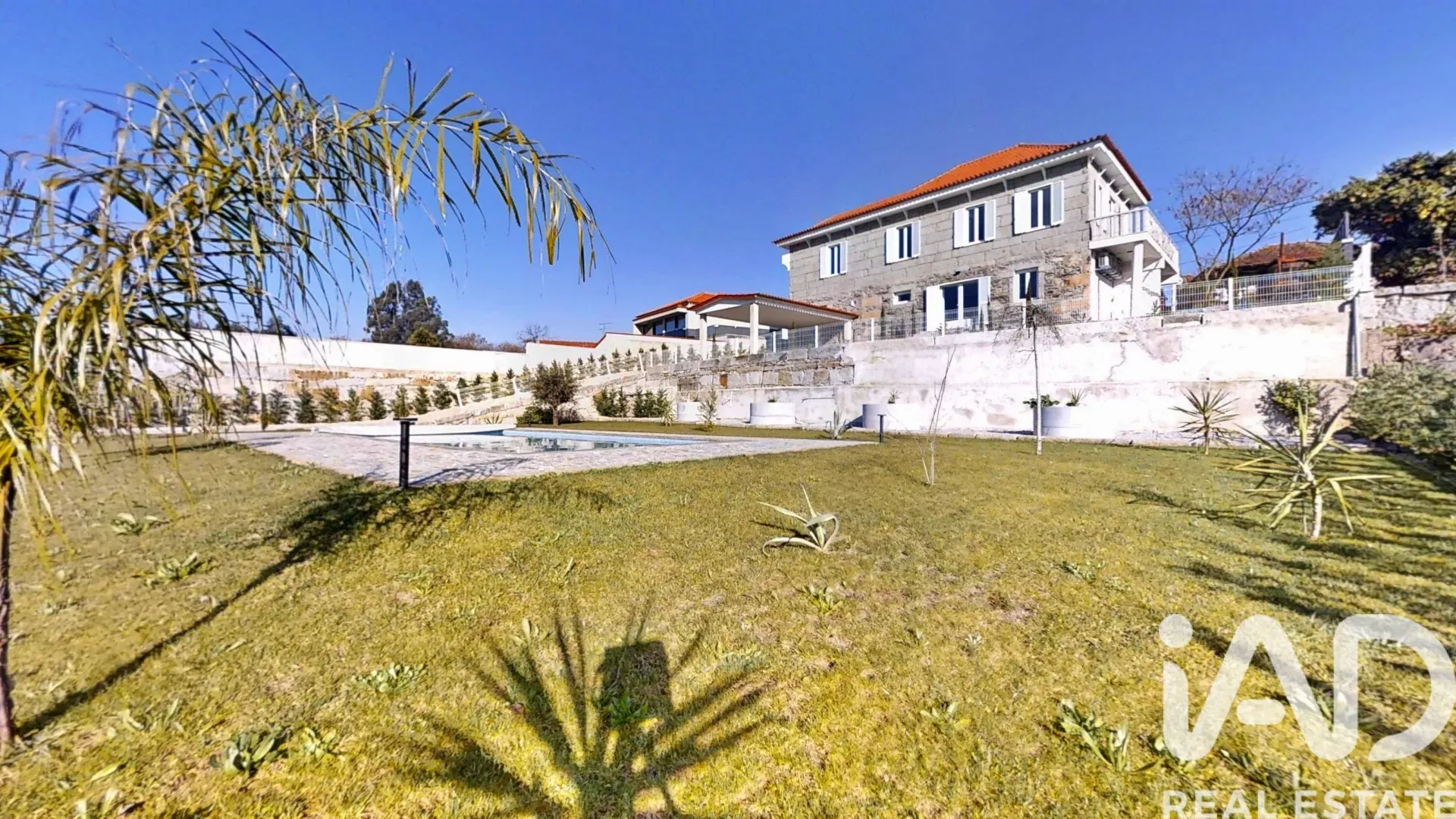 Contemporary 5-Bedroom House with Pool in Macieira da Lixa, Portugal - Image 3