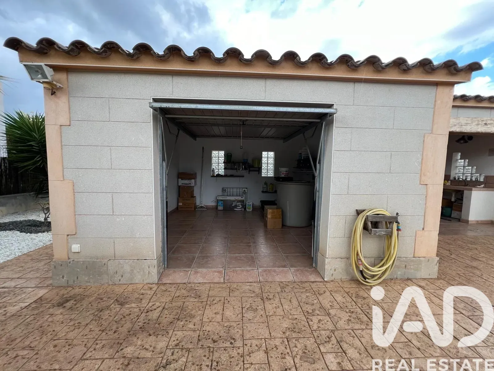 Spacious 5-Bedroom House with Pool and Garden in Roquetes, Spain - View image 14 of 40
