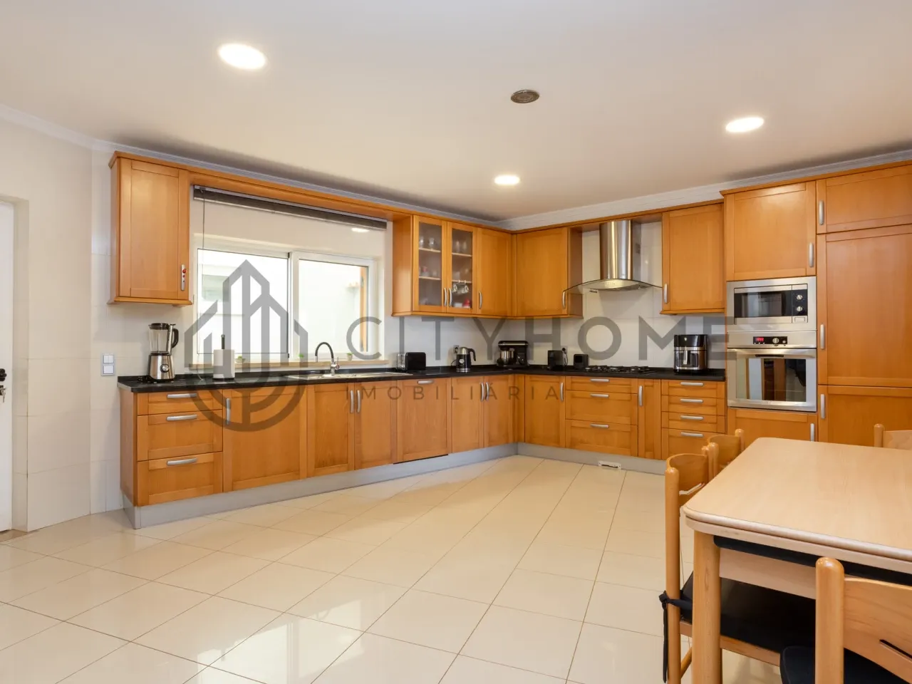 Spacious 3-Bedroom House with Pool and Expansive Garden in Silves, Algarve - View image 9 of 59