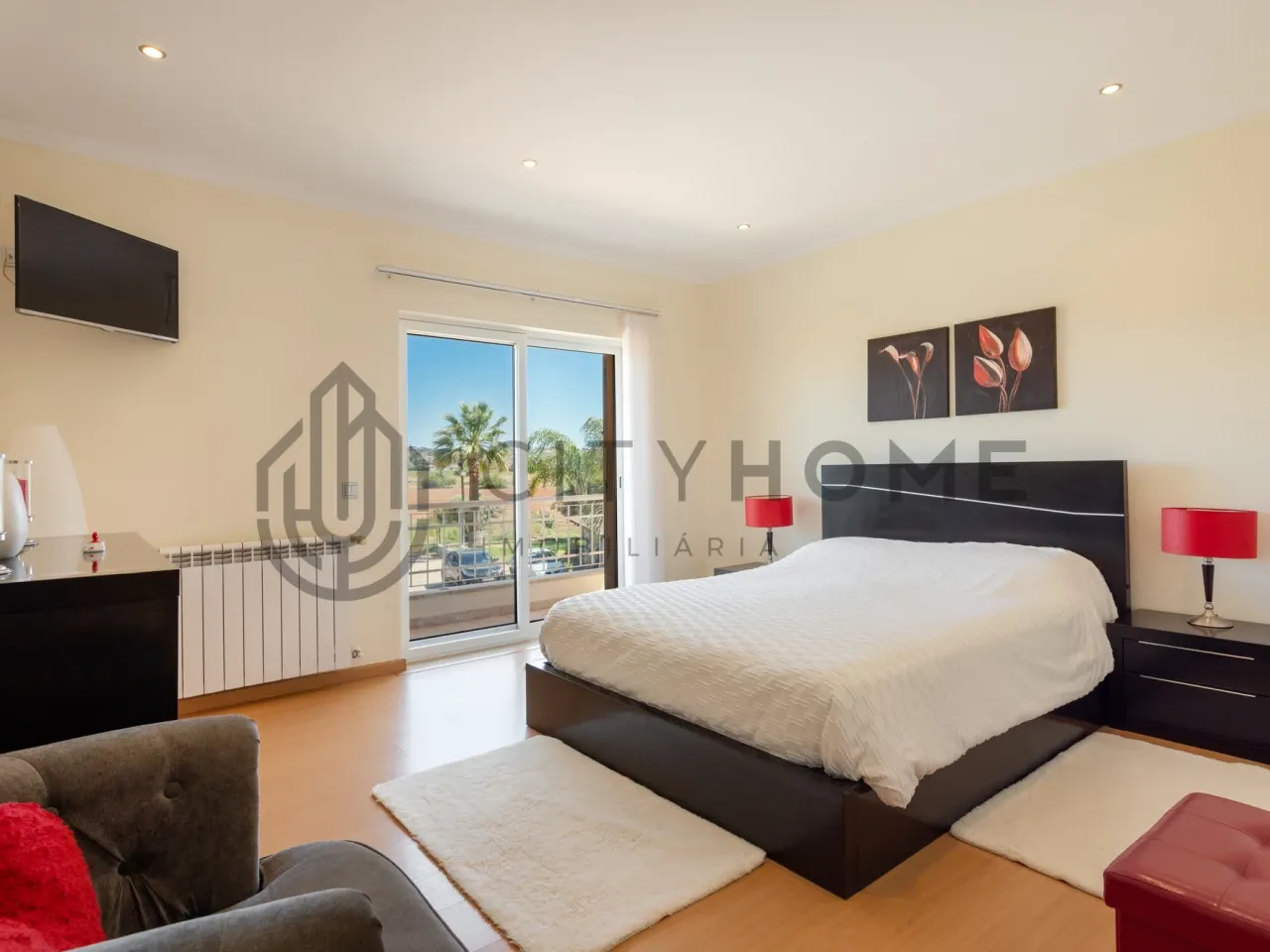 Spacious 3-Bedroom House with Pool and Expansive Garden in Silves, Algarve - View image 29 of 59