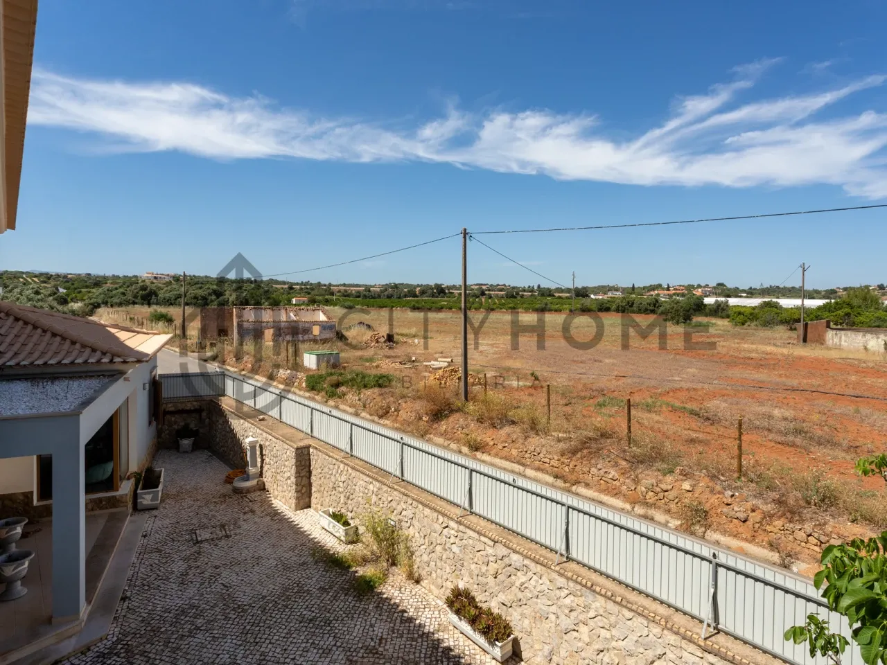 Spacious 3-Bedroom House with Pool and Expansive Garden in Silves, Algarve - View image 40 of 59