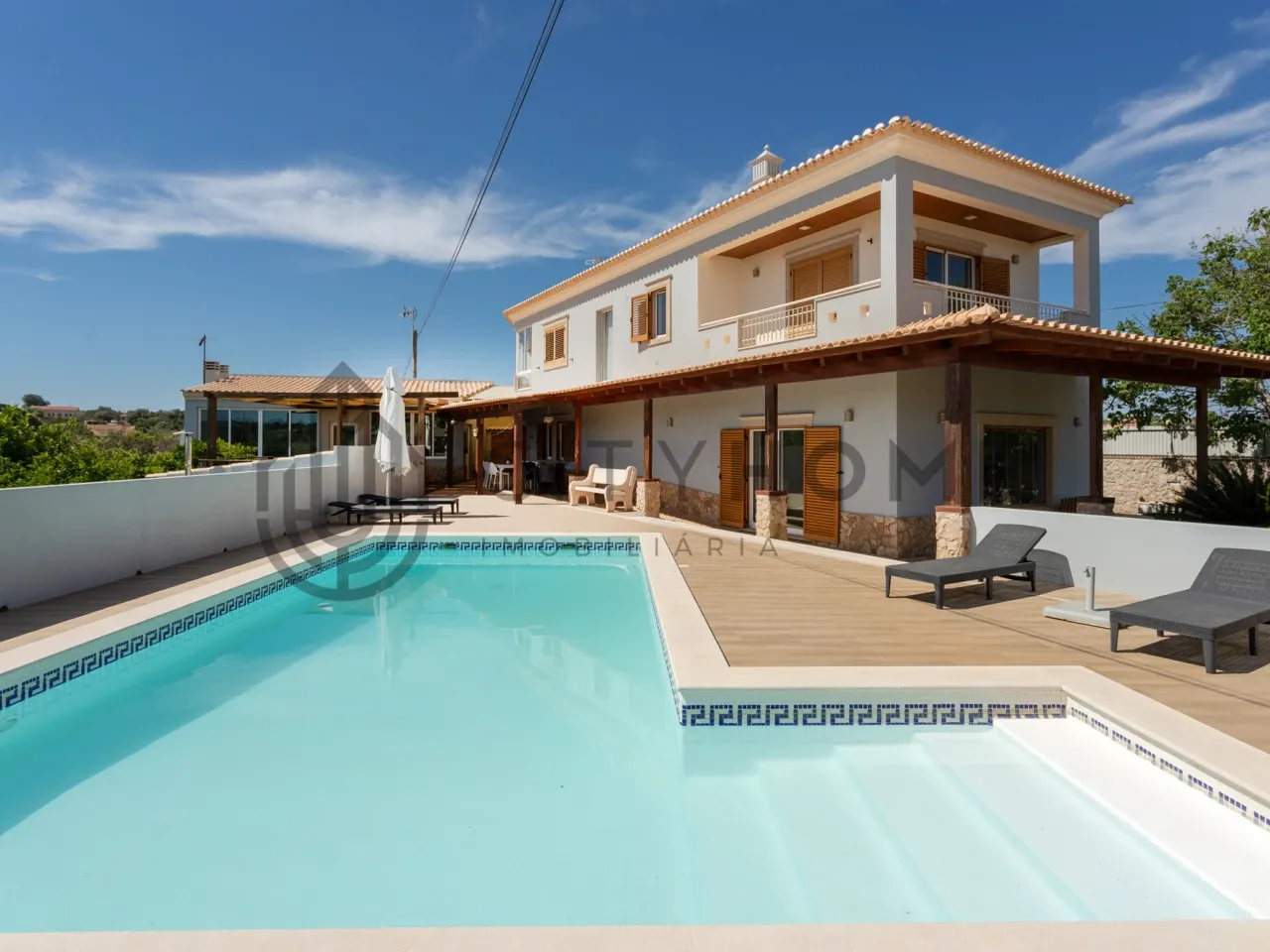 Spacious 3-Bedroom House with Pool and Expansive Garden in Silves, Algarve - View image 50 of 59