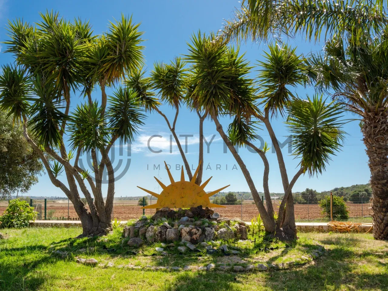 Spacious 3-Bedroom House with Pool and Expansive Garden in Silves, Algarve - View image 54 of 59