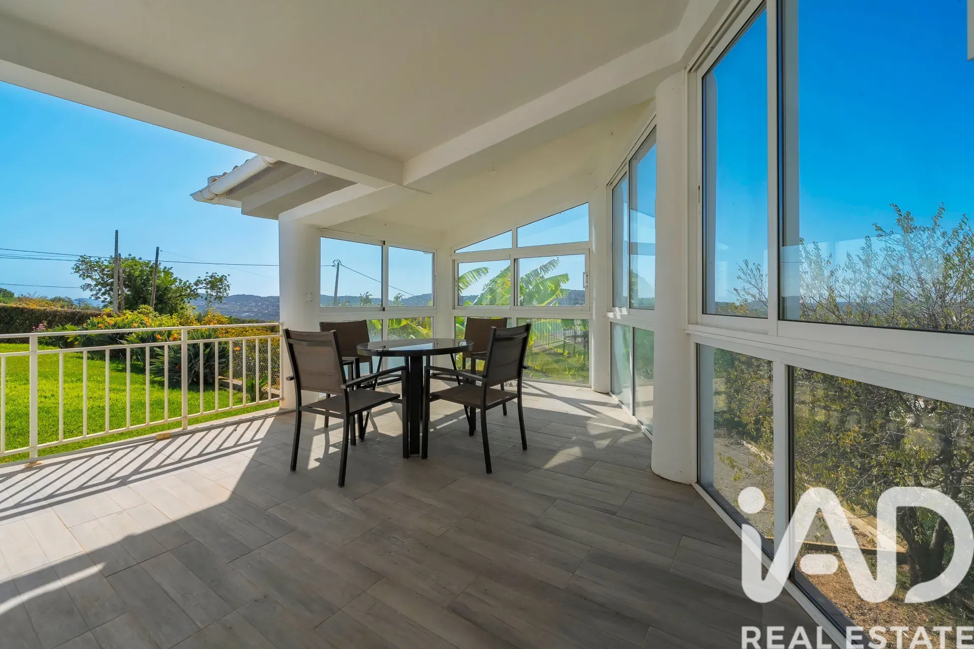 Contemporary 4-Bedroom House with Pool and Expansive Gardens in São Brás de Alportel - View image 7 of 37