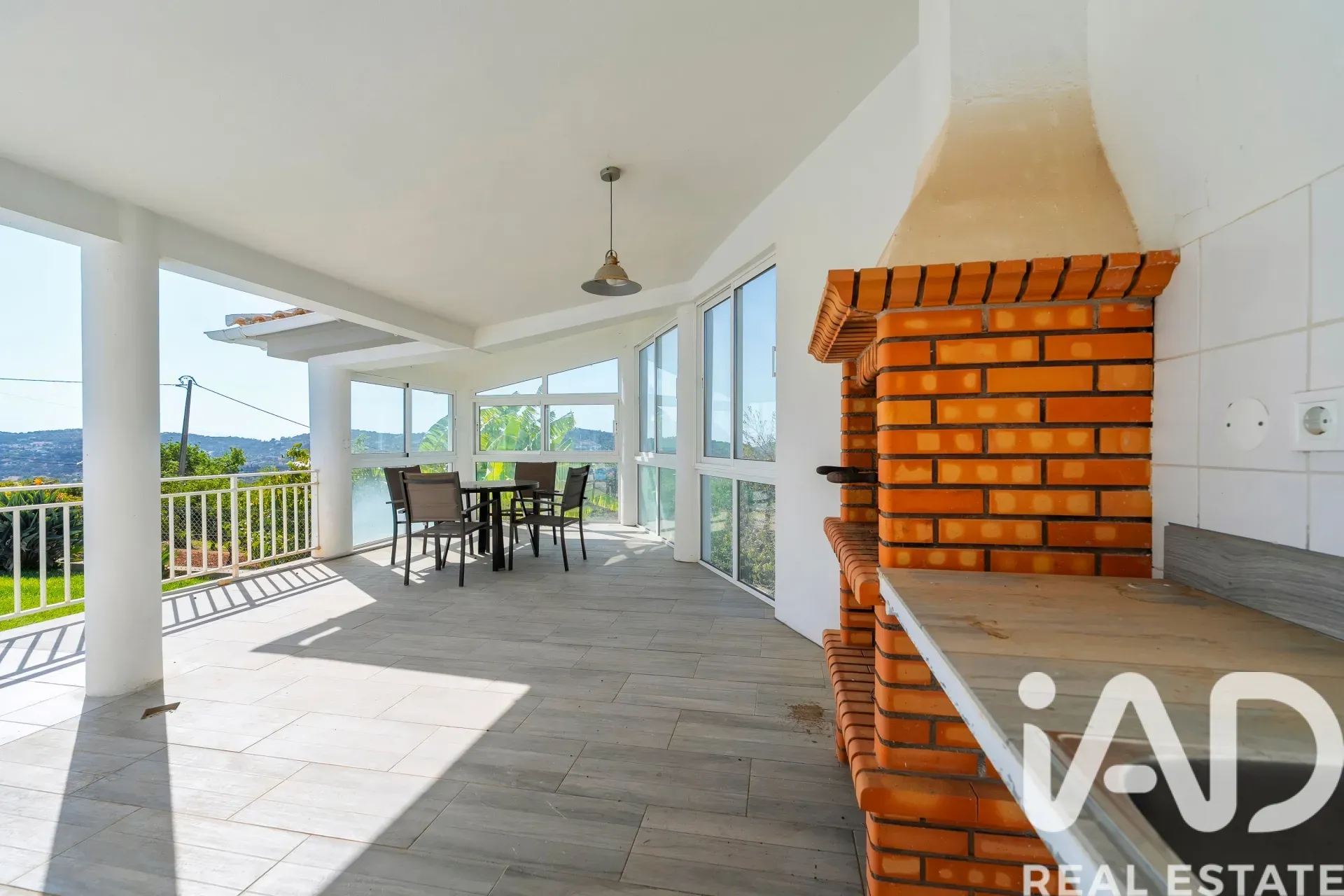 Contemporary 4-Bedroom House with Pool and Expansive Gardens in São Brás de Alportel - View image 8 of 37