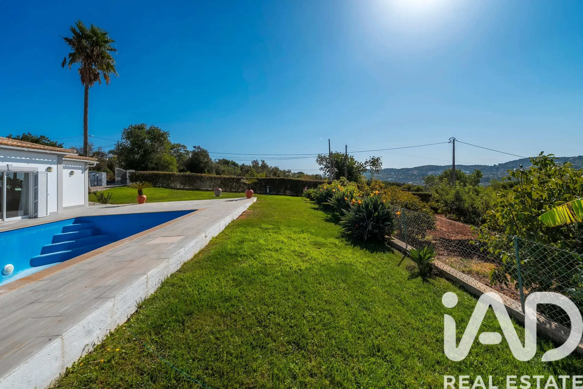 Contemporary 4-Bedroom House with Pool and Expansive Gardens in São Brás de Alportel - View image 10 of 37