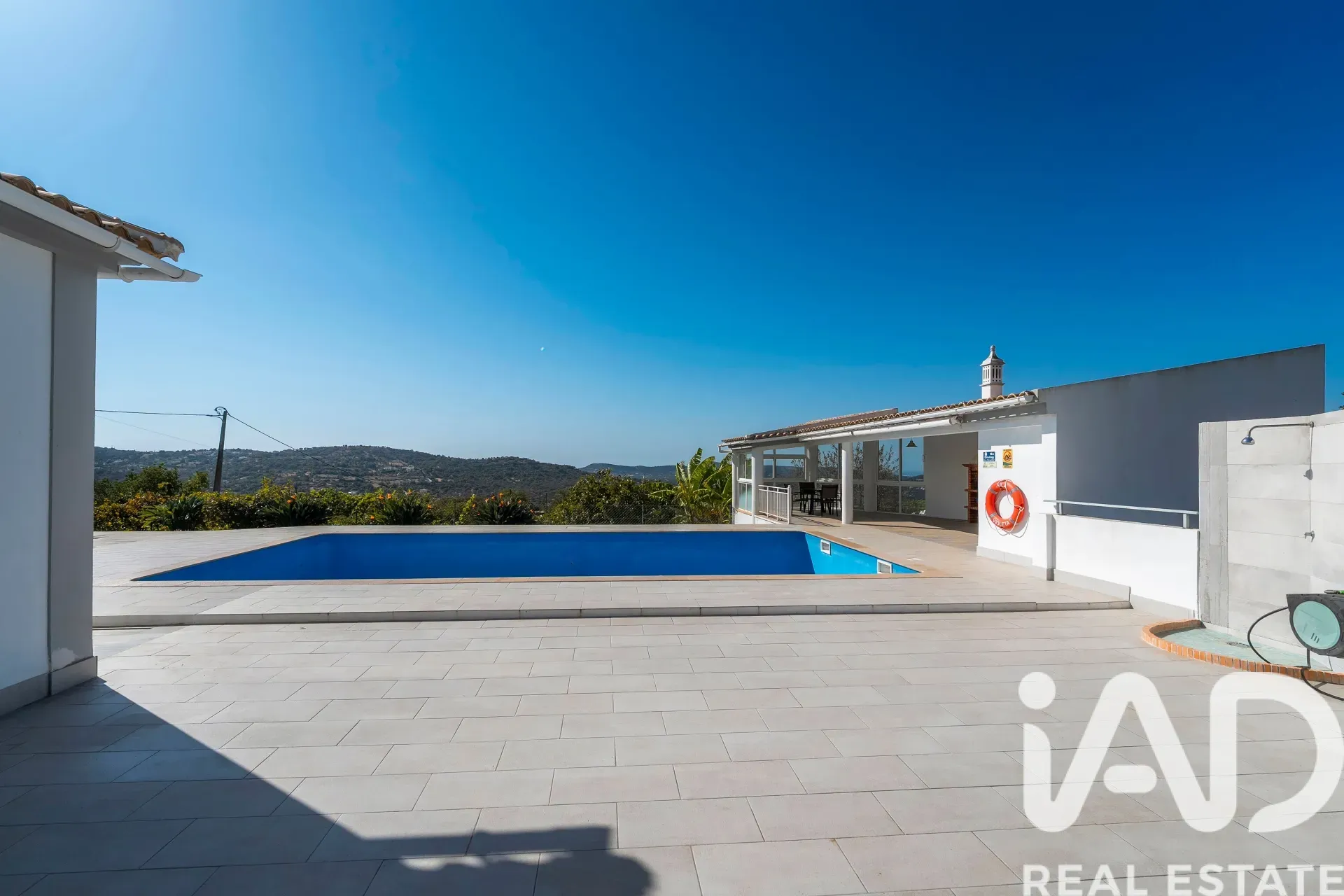 Contemporary 4-Bedroom House with Pool and Expansive Gardens in São Brás de Alportel - View image 11 of 37