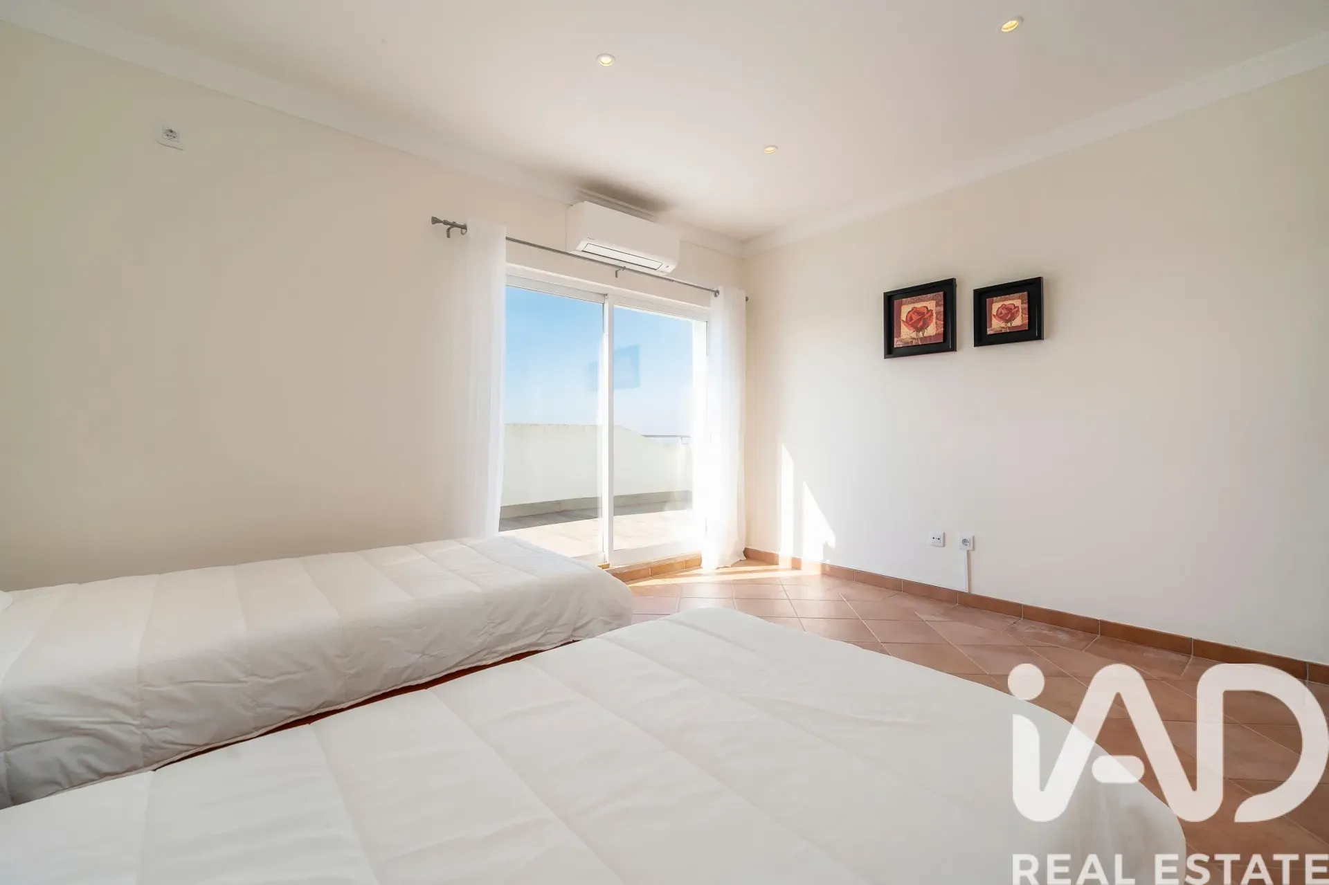 Contemporary 4-Bedroom House with Pool and Expansive Gardens in São Brás de Alportel - View image 26 of 37