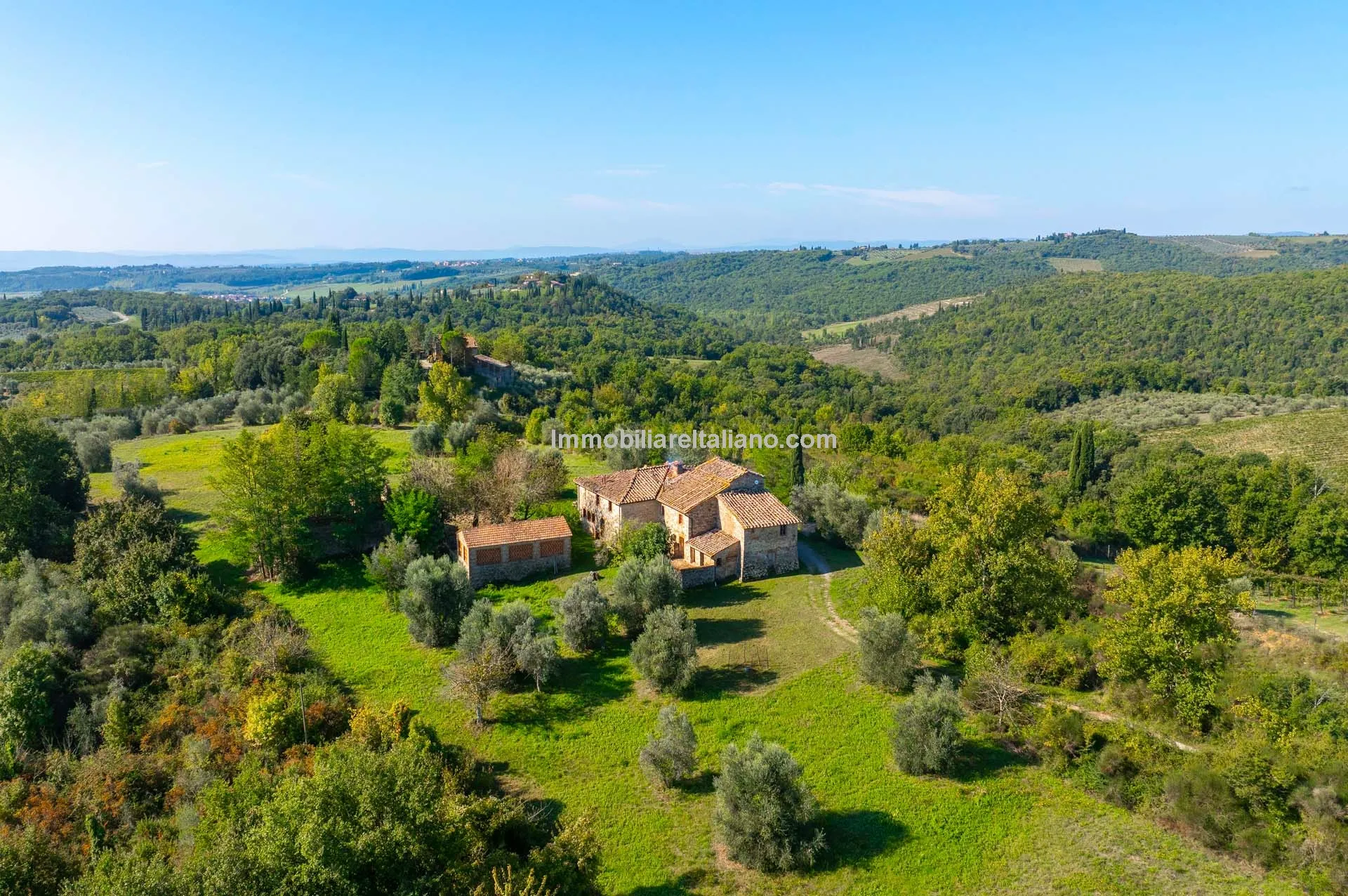 6-Bedroom Country House with Expansive Grounds in Chianti, Tuscany - Image 5