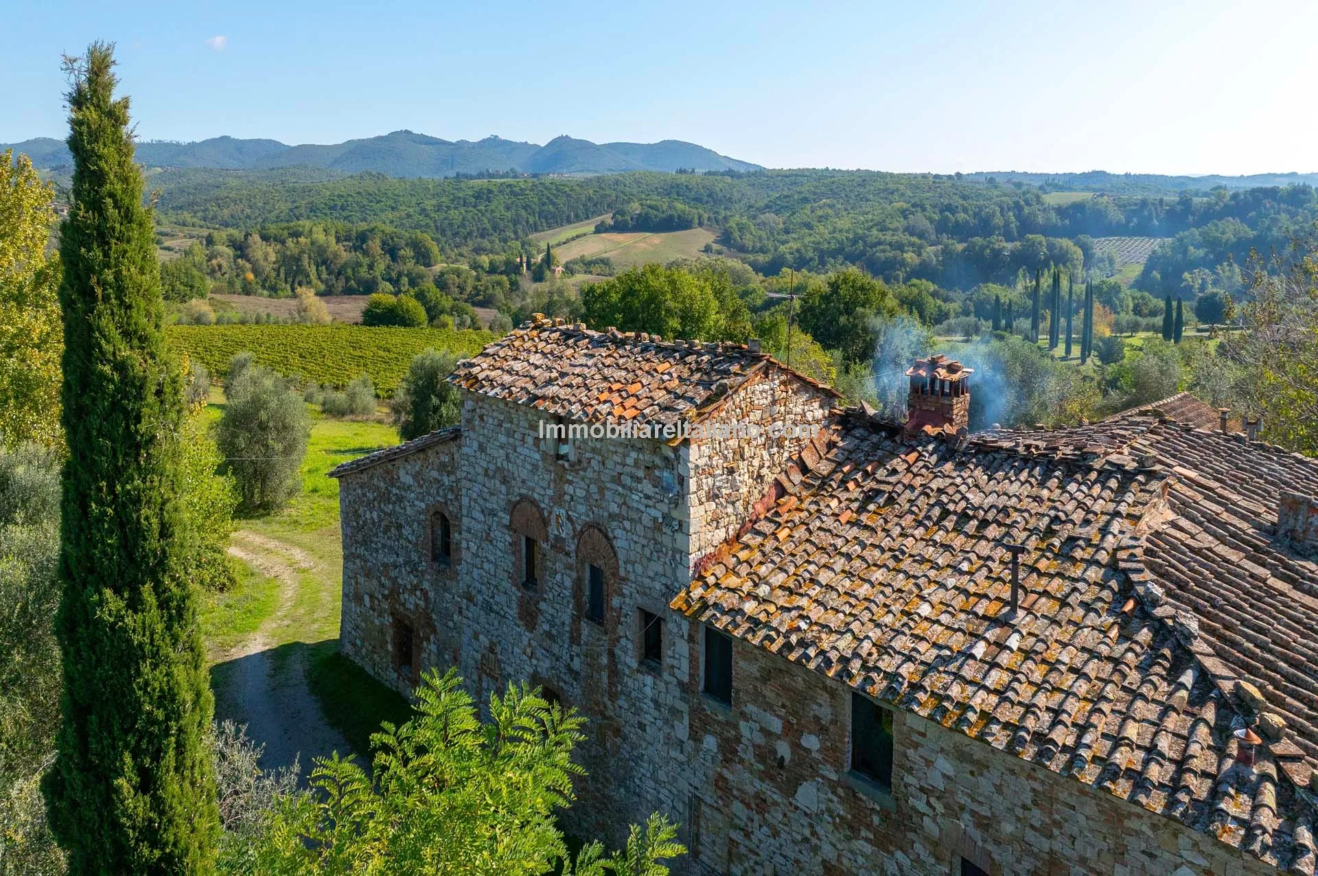 6-Bedroom Country House with Expansive Grounds in Chianti, Tuscany - View image 8 of 51