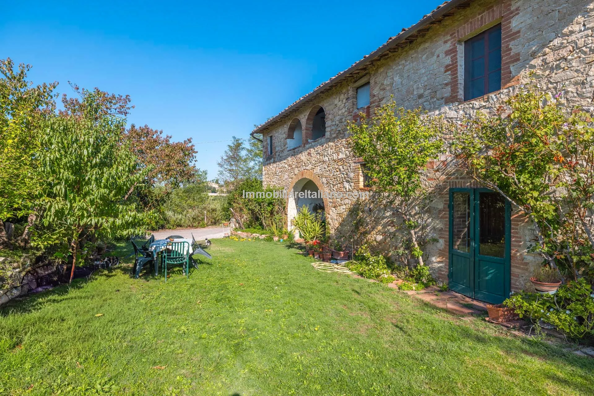 6-Bedroom Country House with Expansive Grounds in Chianti, Tuscany - View image 10 of 51