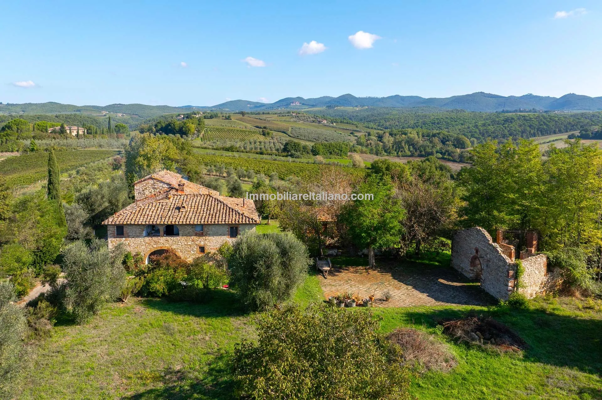 6-Bedroom Country House with Expansive Grounds in Chianti, Tuscany - View image 14 of 51