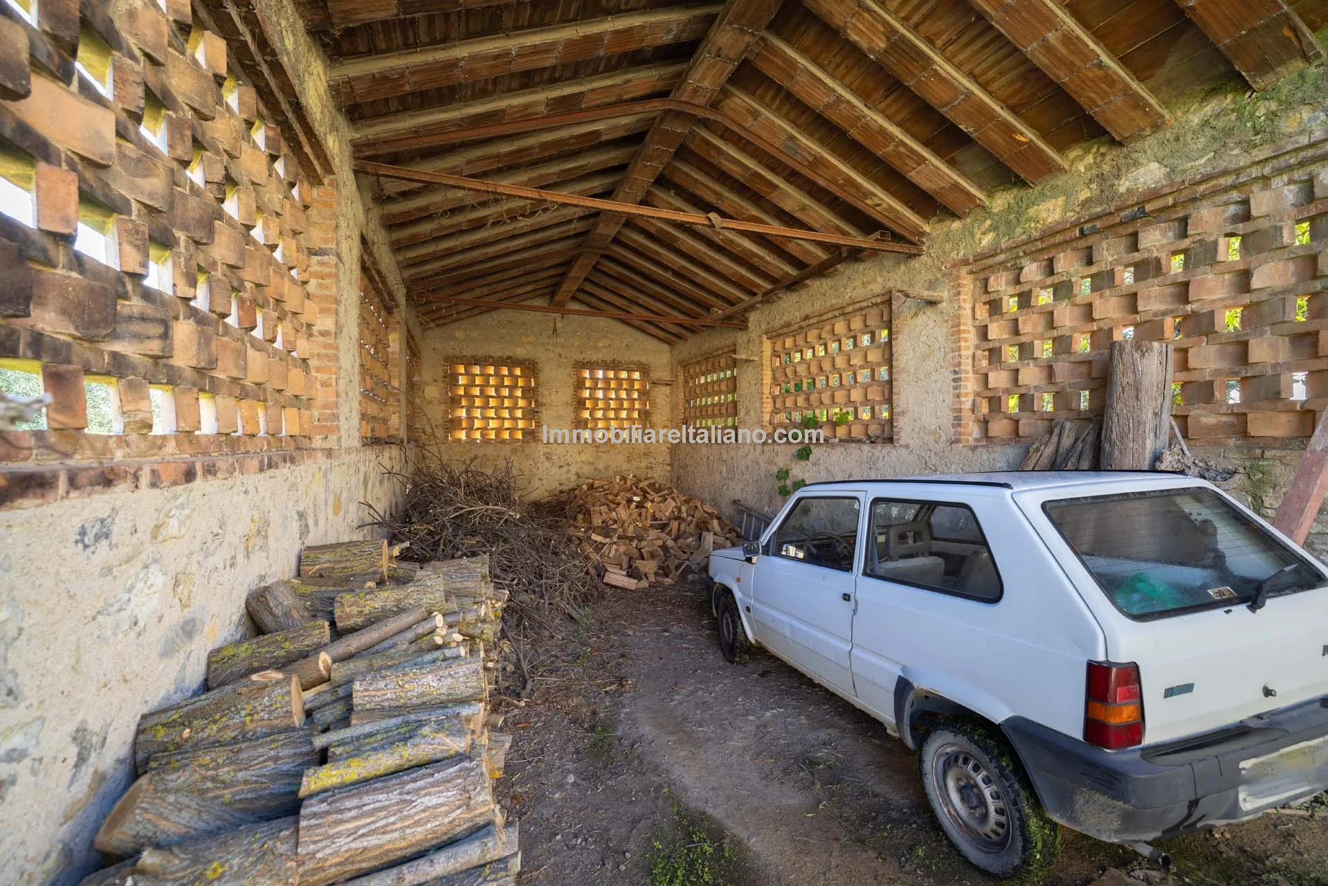 6-Bedroom Country House with Expansive Grounds in Chianti, Tuscany - View image 22 of 51